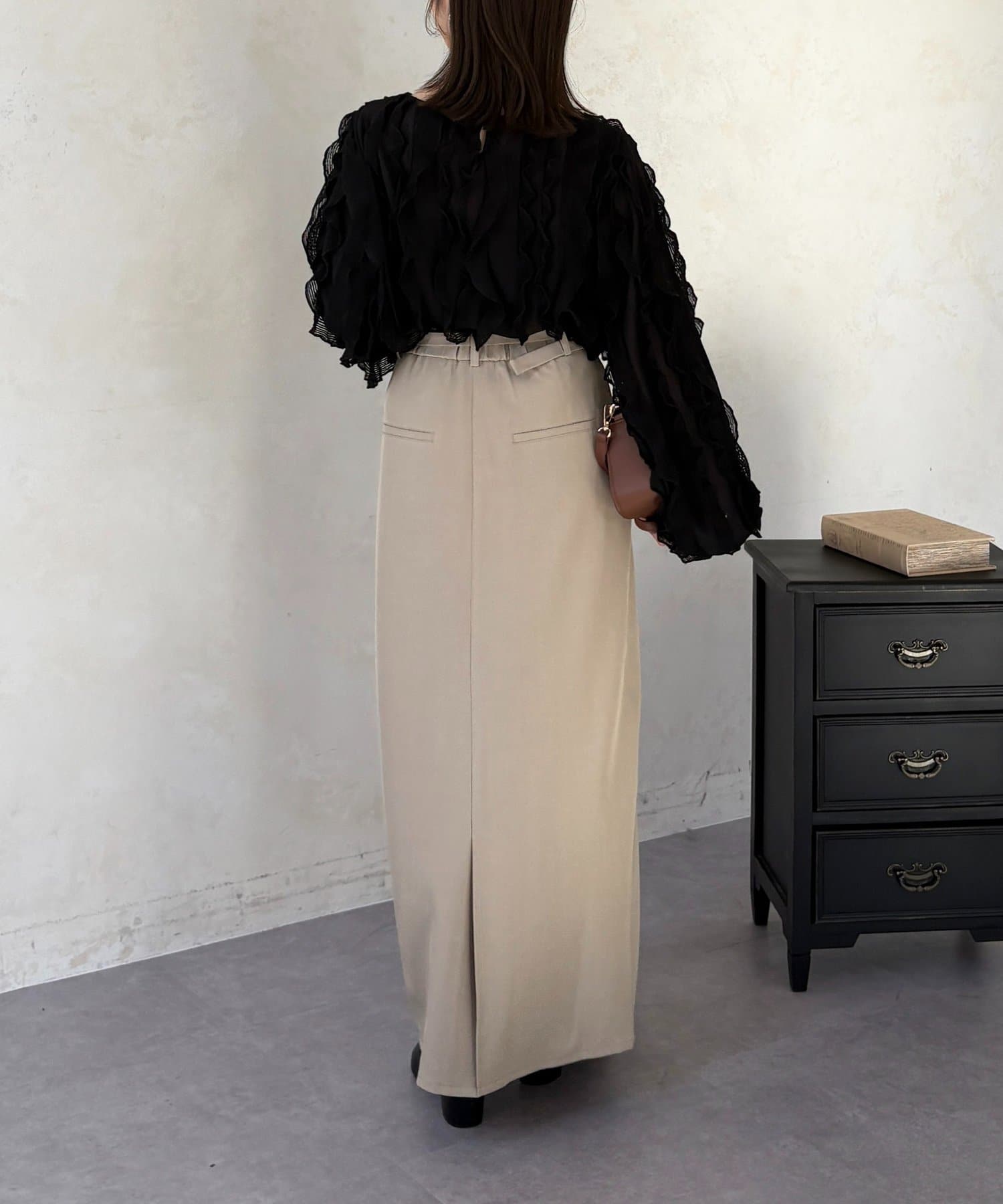 Thevon.(ゼヴォン) ウェーブフリルブラウス