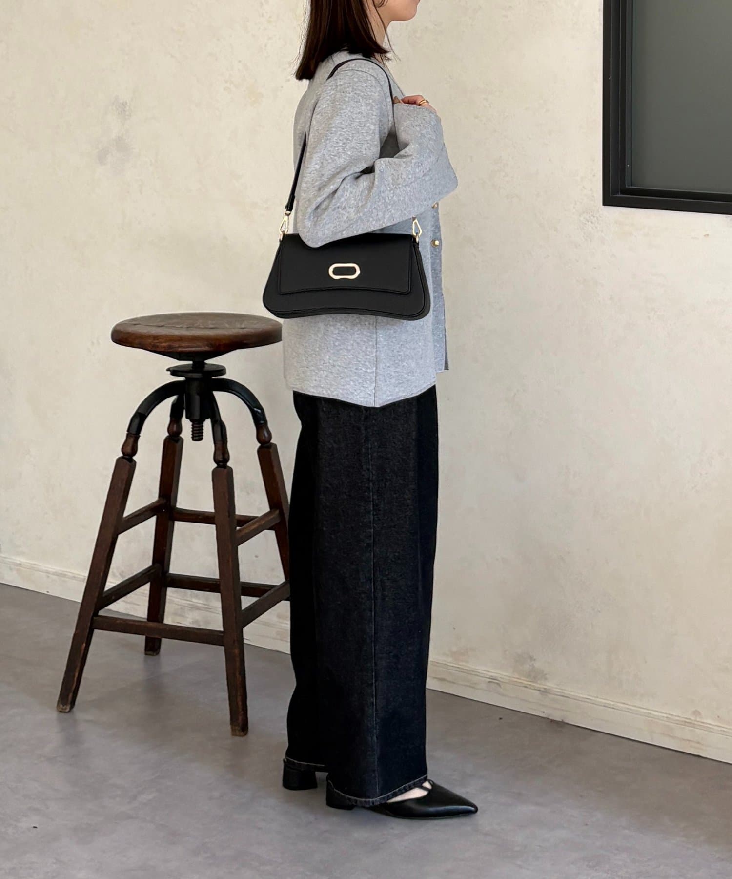 Thevon.(ゼヴォン) ウエストシェイプGOLDボタンニットカーディガン