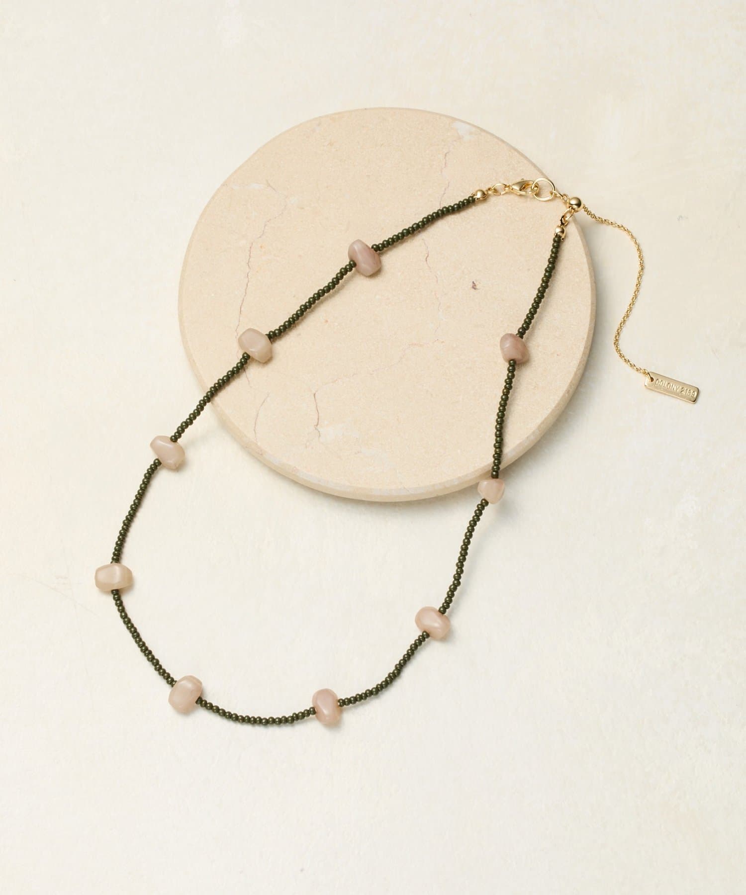 COLONY 2139(コロニー トゥーワンスリーナイン) ニュアンスカラービーズネックレス