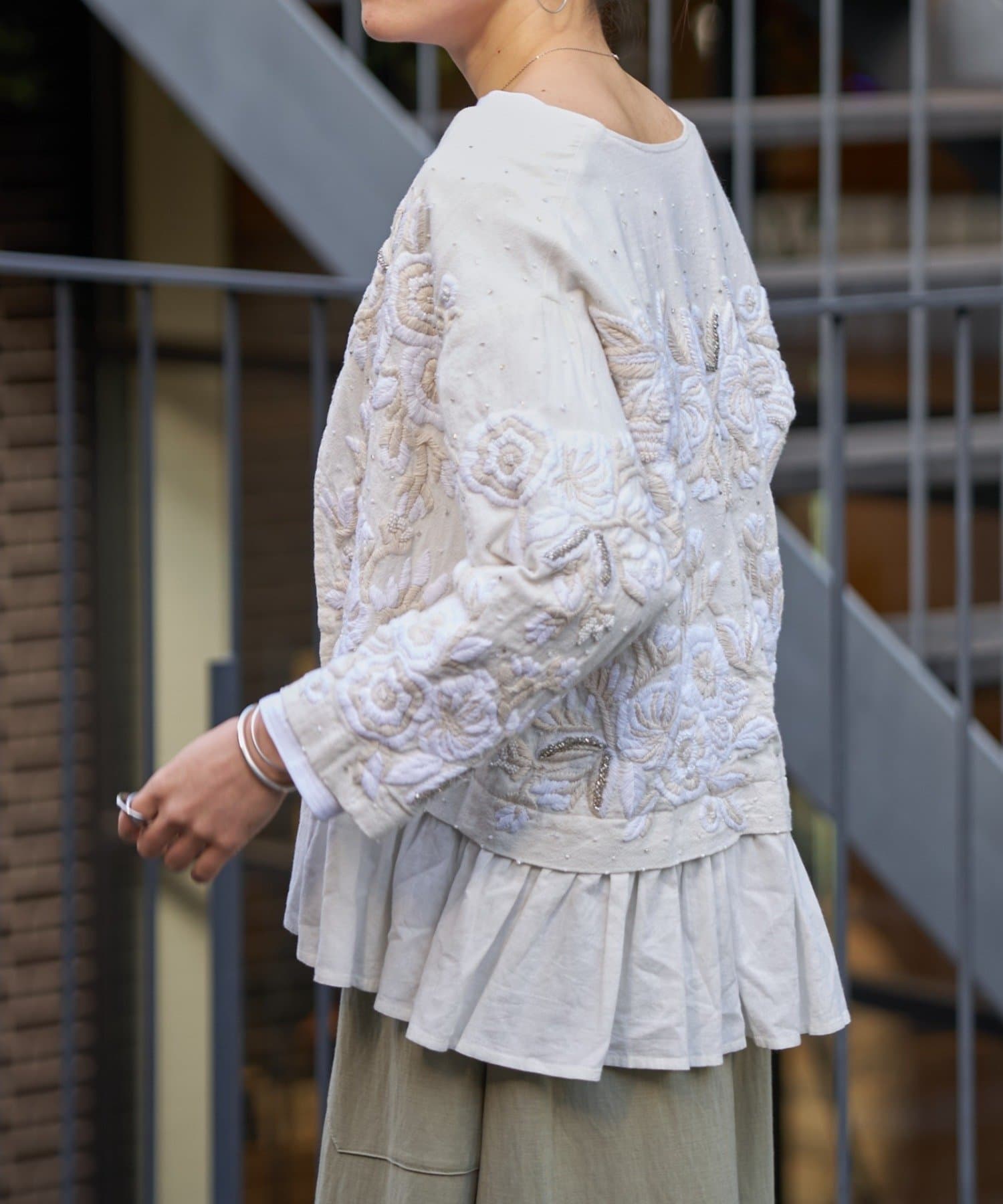 ピアズリー　ハンド刺繍裾フリル羽織　受注品 新品未使用品♡ 近日予約開始予定》ハンド刺繍裾フリルジャケット | BEARDSLEY