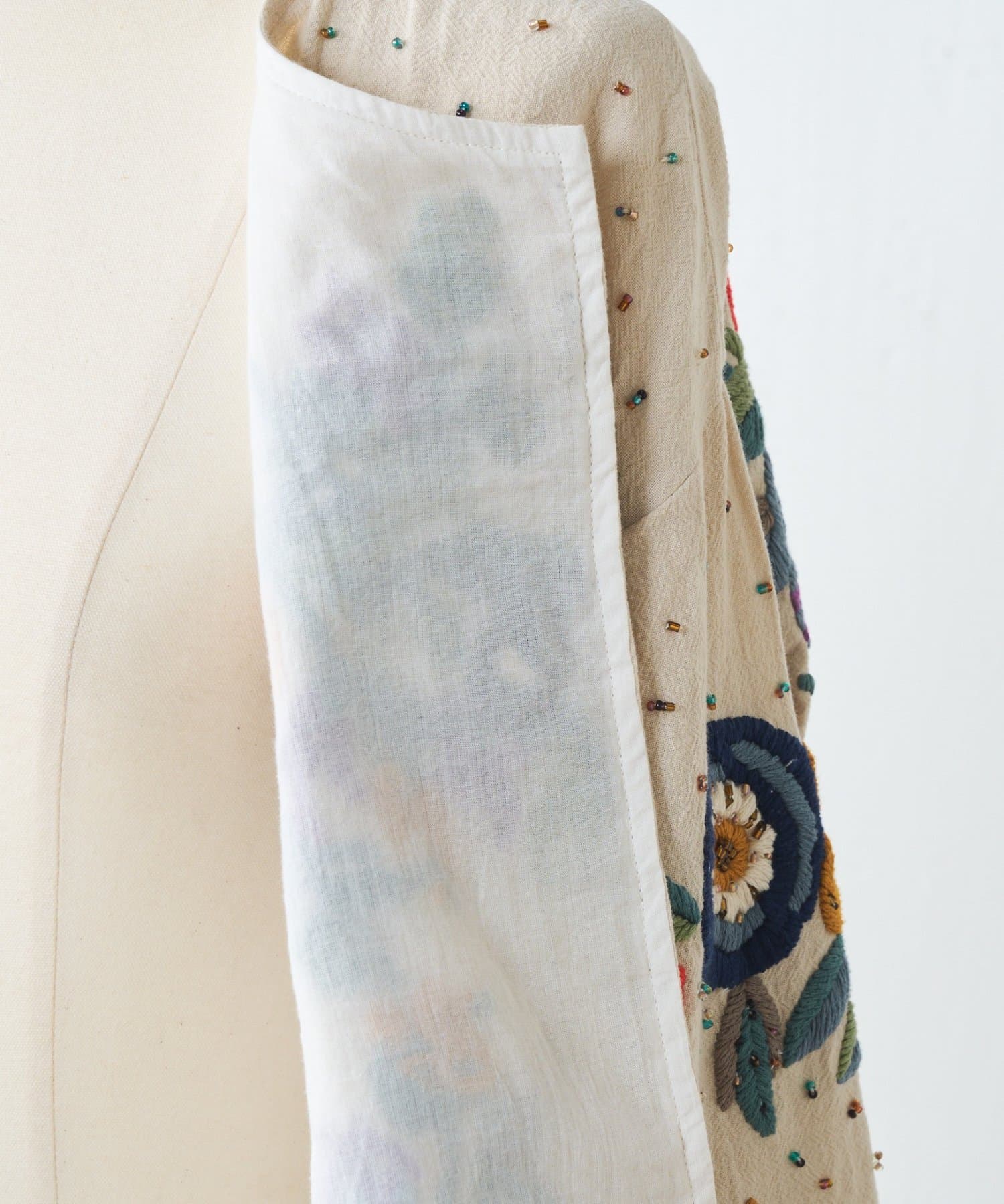 BEARDSLEY(ビアズリー) 《2/12(木)12：00予約開始》ハンド刺繍裾フリルジャケット