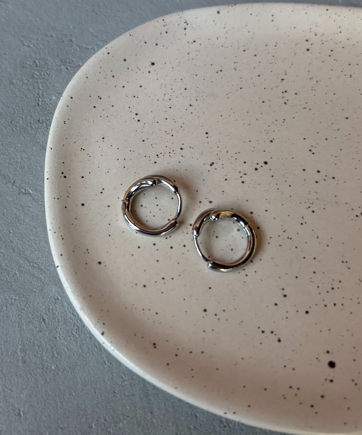 CAPRICIEUX LE'MAGE(カプリシュレマージュ) 〈GOLDY/ゴールディ〉コンビワンタッチフープピアス