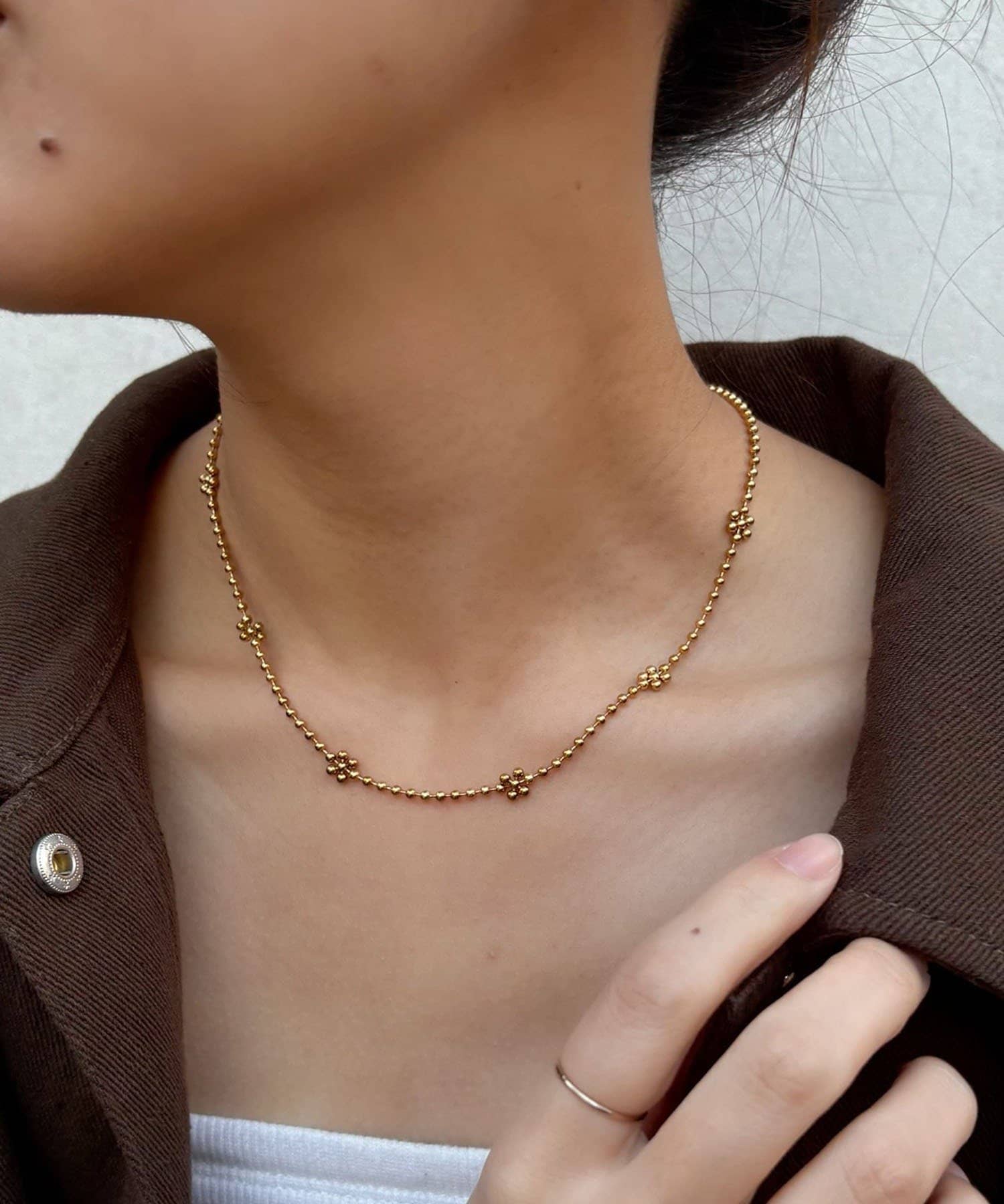 CAPRICIEUX LE'MAGE(カプリシュレマージュ) 〈GOLDY/ゴールディ〉フラワーボールチェーンネックレス