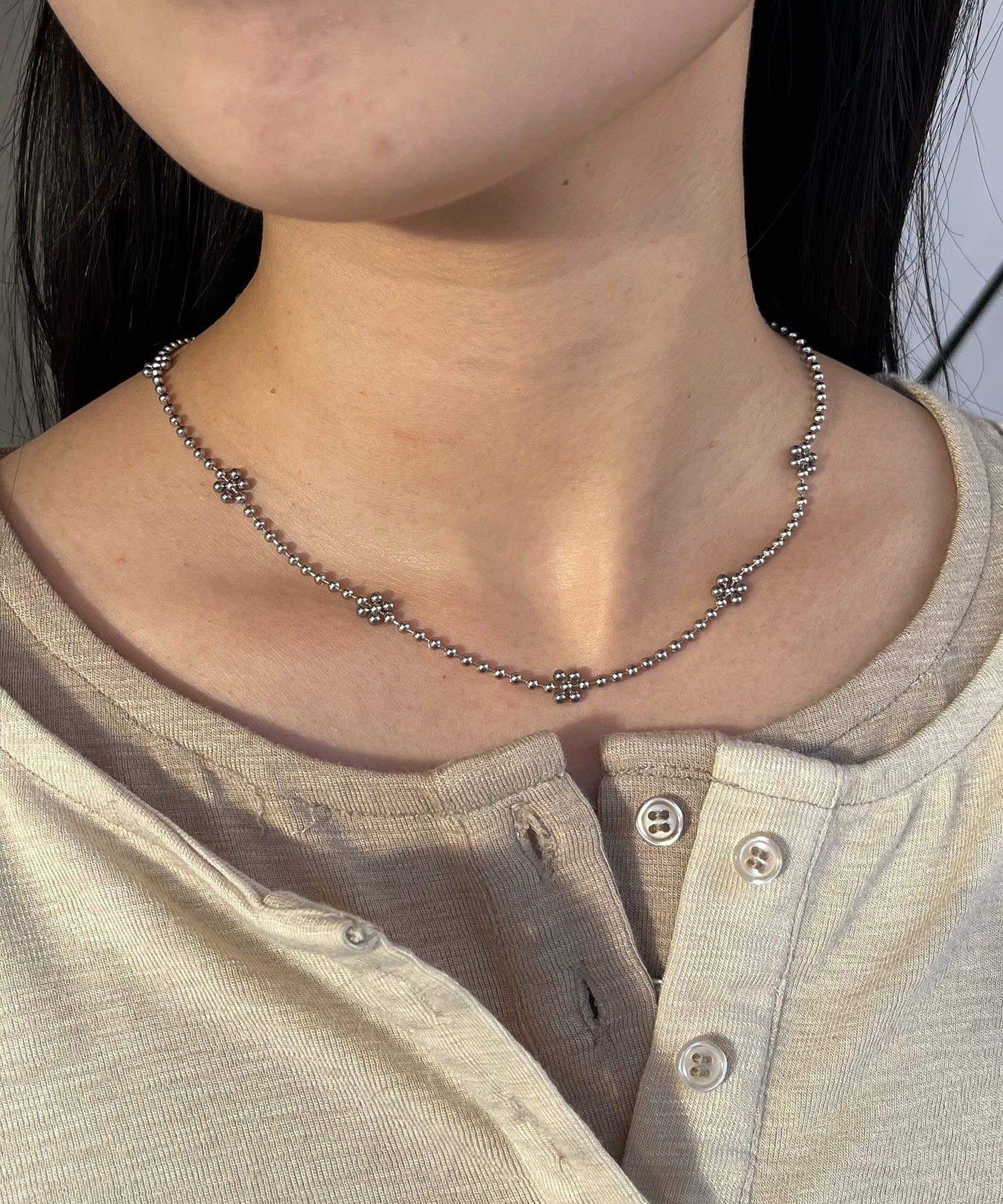 CAPRICIEUX LE'MAGE(カプリシュレマージュ) 〈GOLDY/ゴールディ〉フラワーボールチェーンネックレス