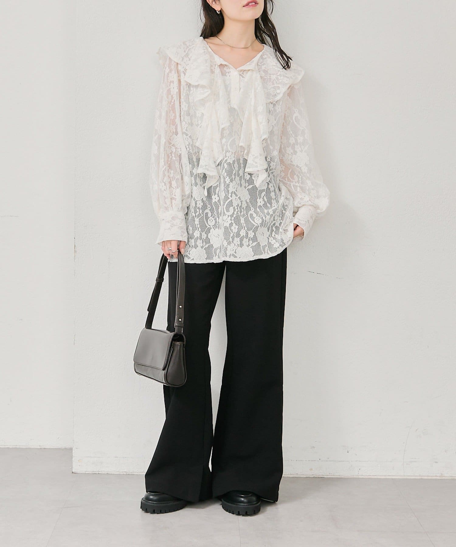 mystic(ミスティック) カットレースフレアパンツ