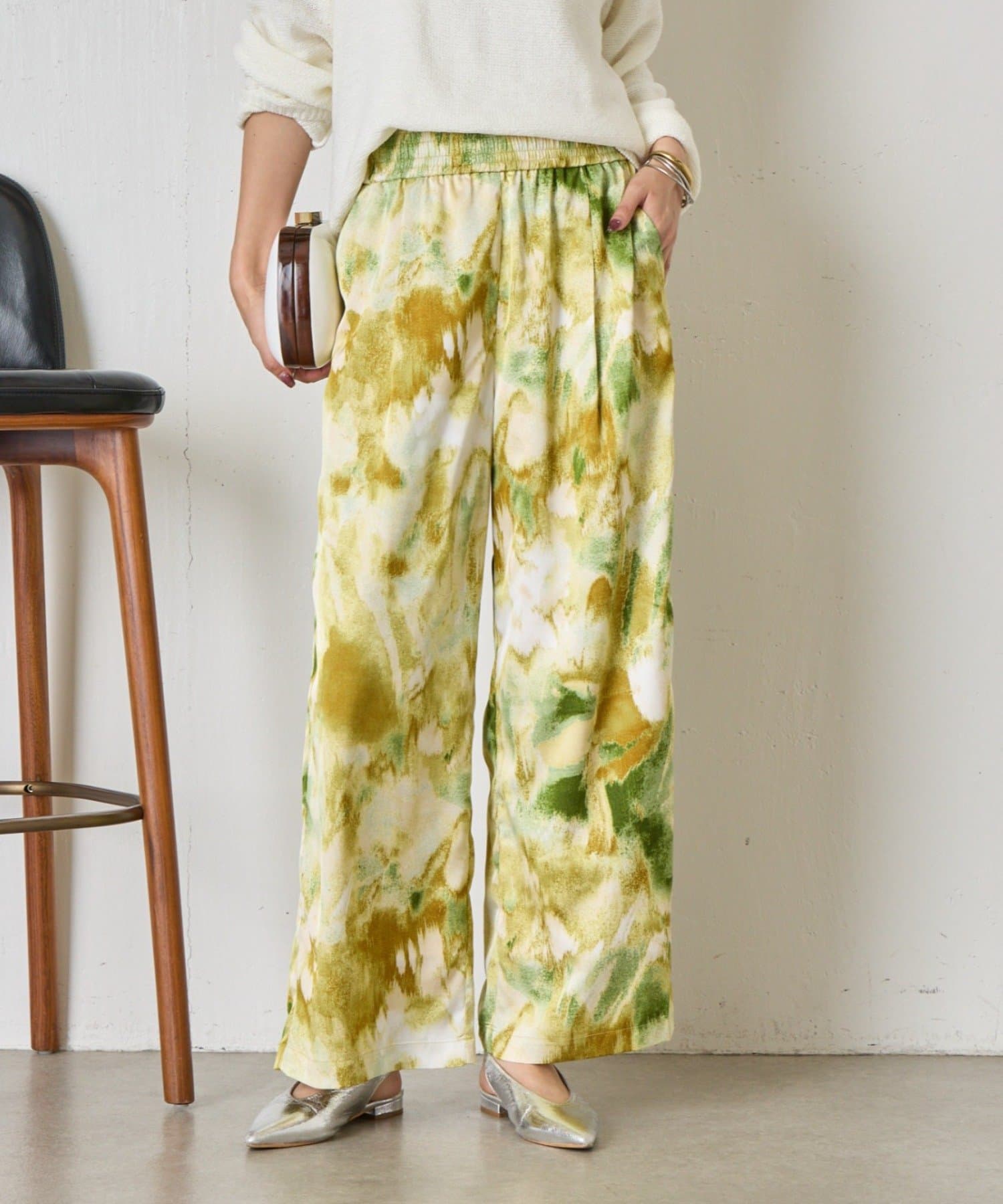 Jena　espace merveilleux(ジェナ　エスパスメルヴェイユ) 【柄で華やぐ】ぼかし花柄ツイルパンツ