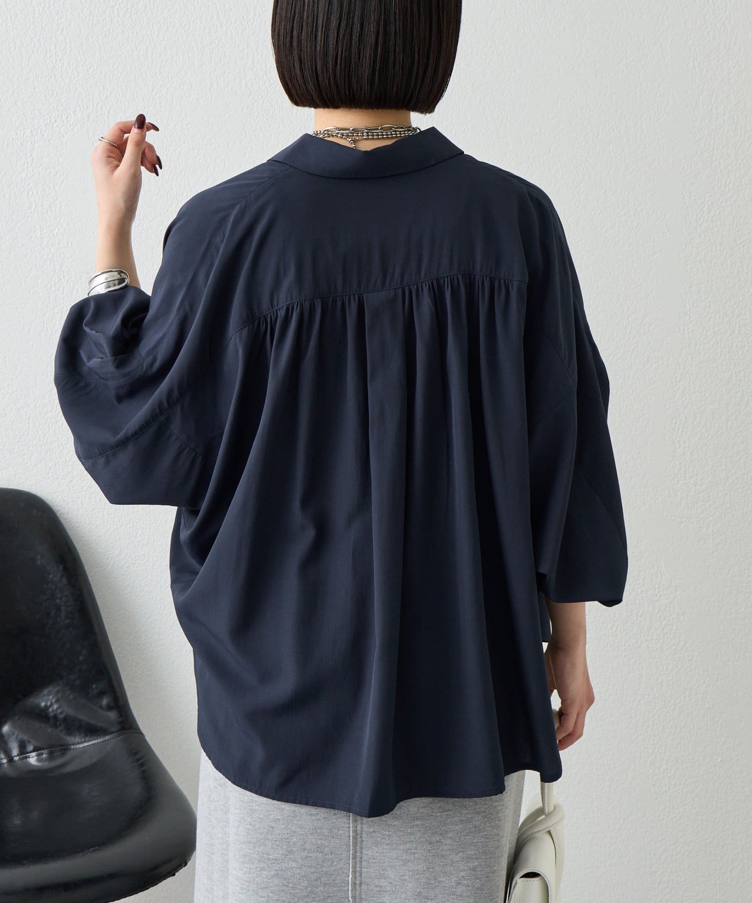 Jena　espace merveilleux(ジェナ　エスパスメルヴェイユ) 袖タックドルマンシャツ