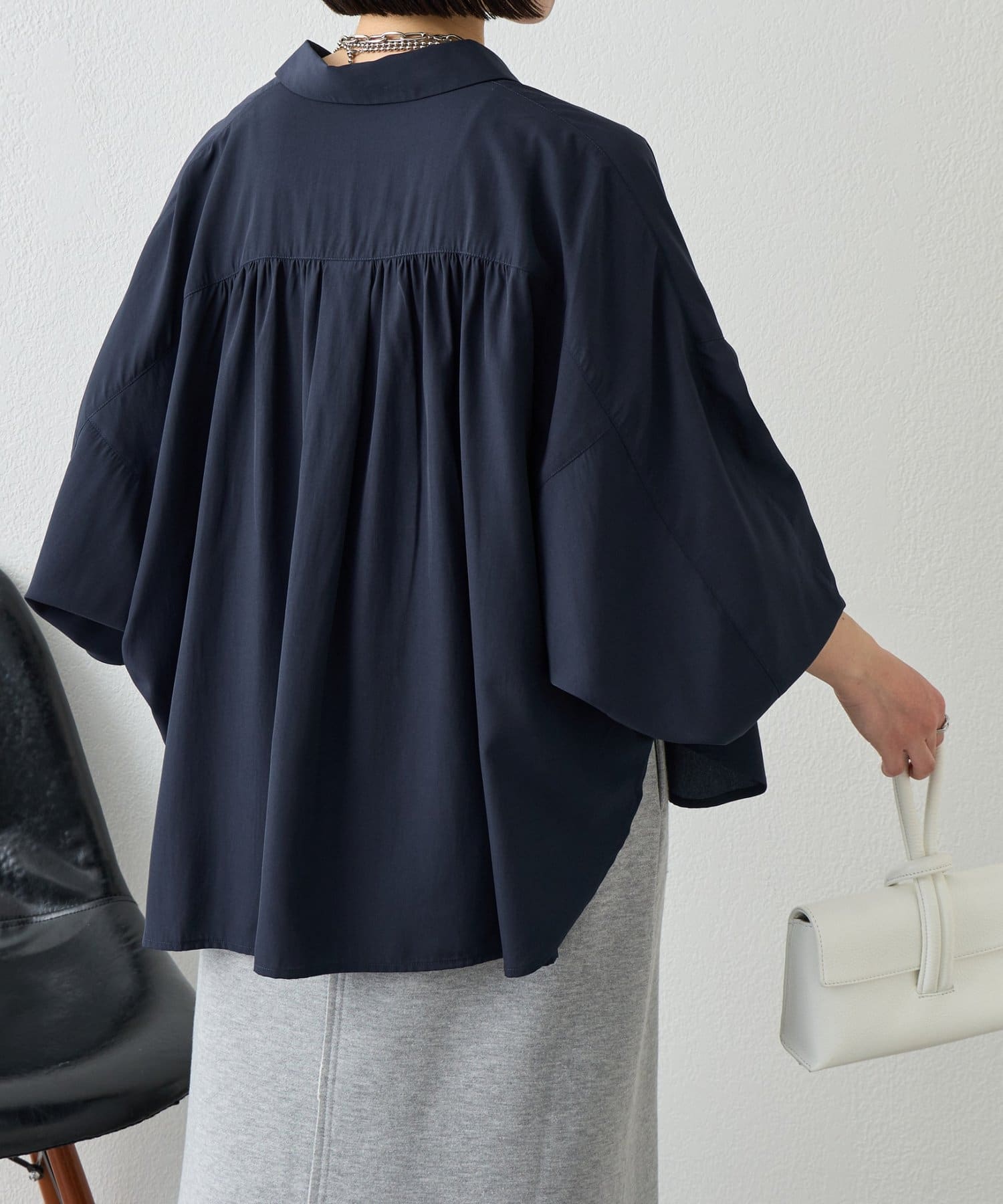 Jena　espace merveilleux(ジェナ　エスパスメルヴェイユ) 袖タックドルマンシャツ