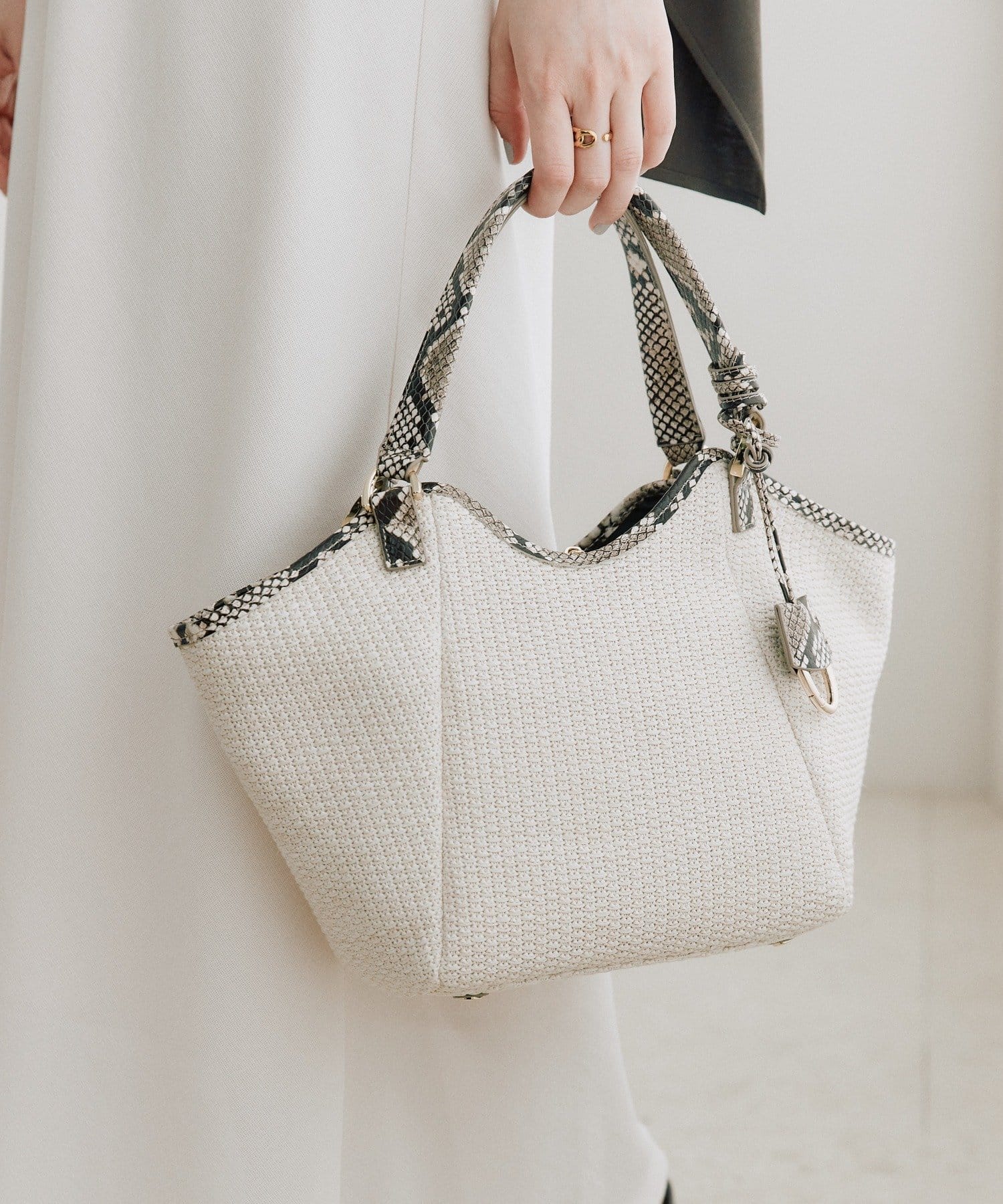 RIVE DROITE(リヴドロワ) 予約【ショルダーストラップ付き】レザーパイピングミニトート