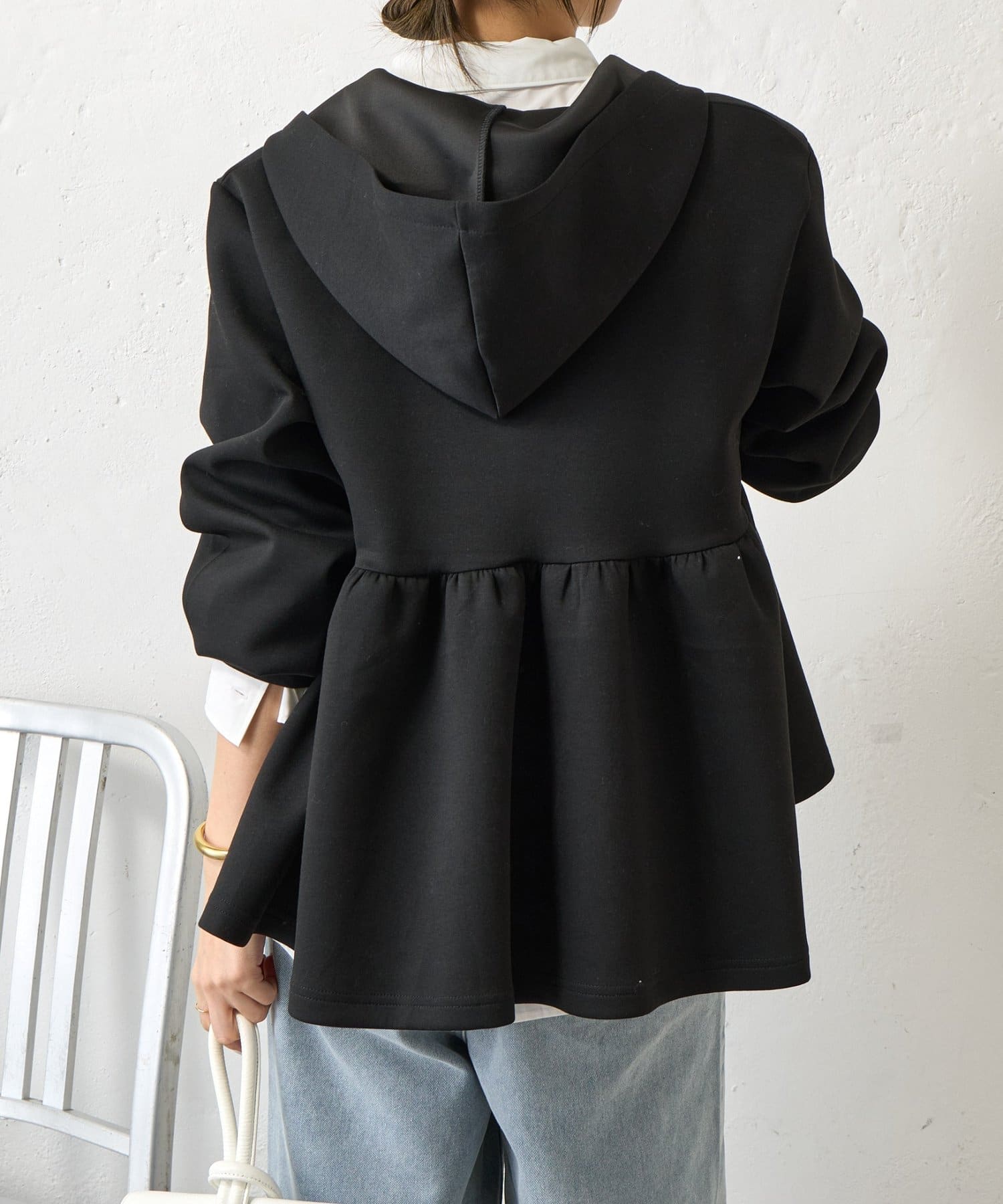 Jena　espace merveilleux(ジェナ　エスパスメルヴェイユ) ペプラムパーカー