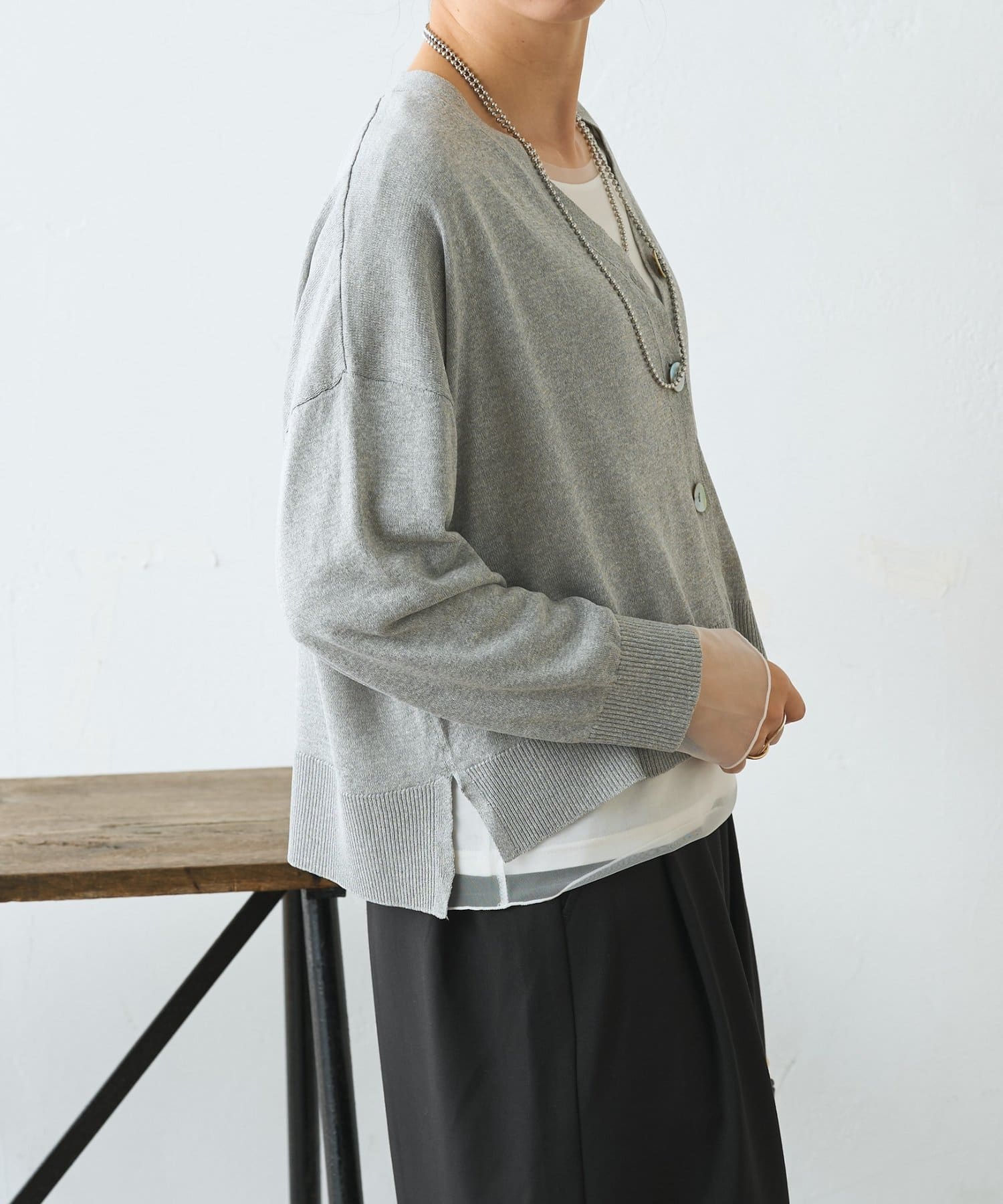 Jena　espace merveilleux(ジェナ　エスパスメルヴェイユ) 【体系カバー◎】シェルボタンカーディガン