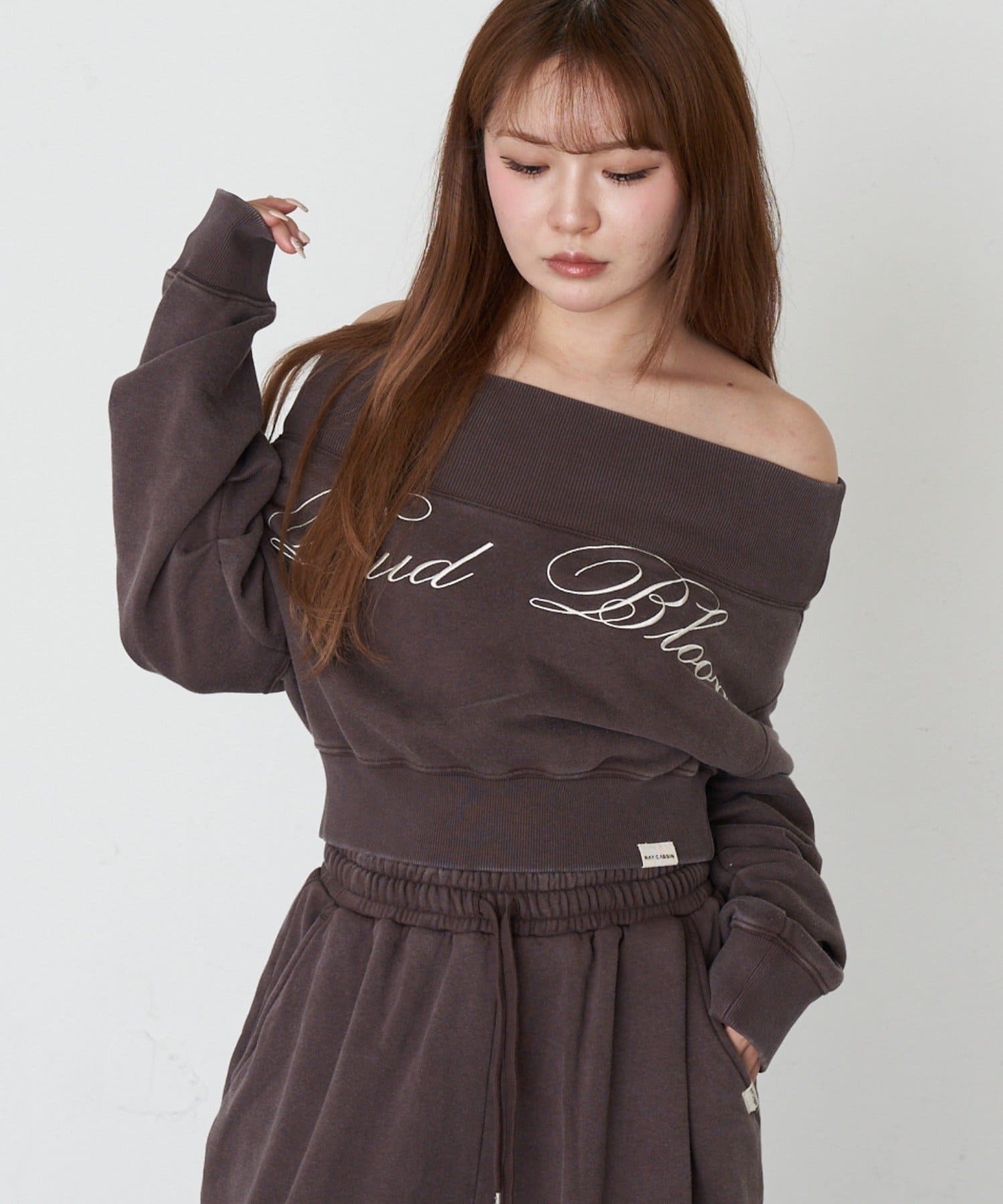 RAY CASSIN(レイカズン) 【セットアップで着られる】ピグメントオフショルショートスウェット