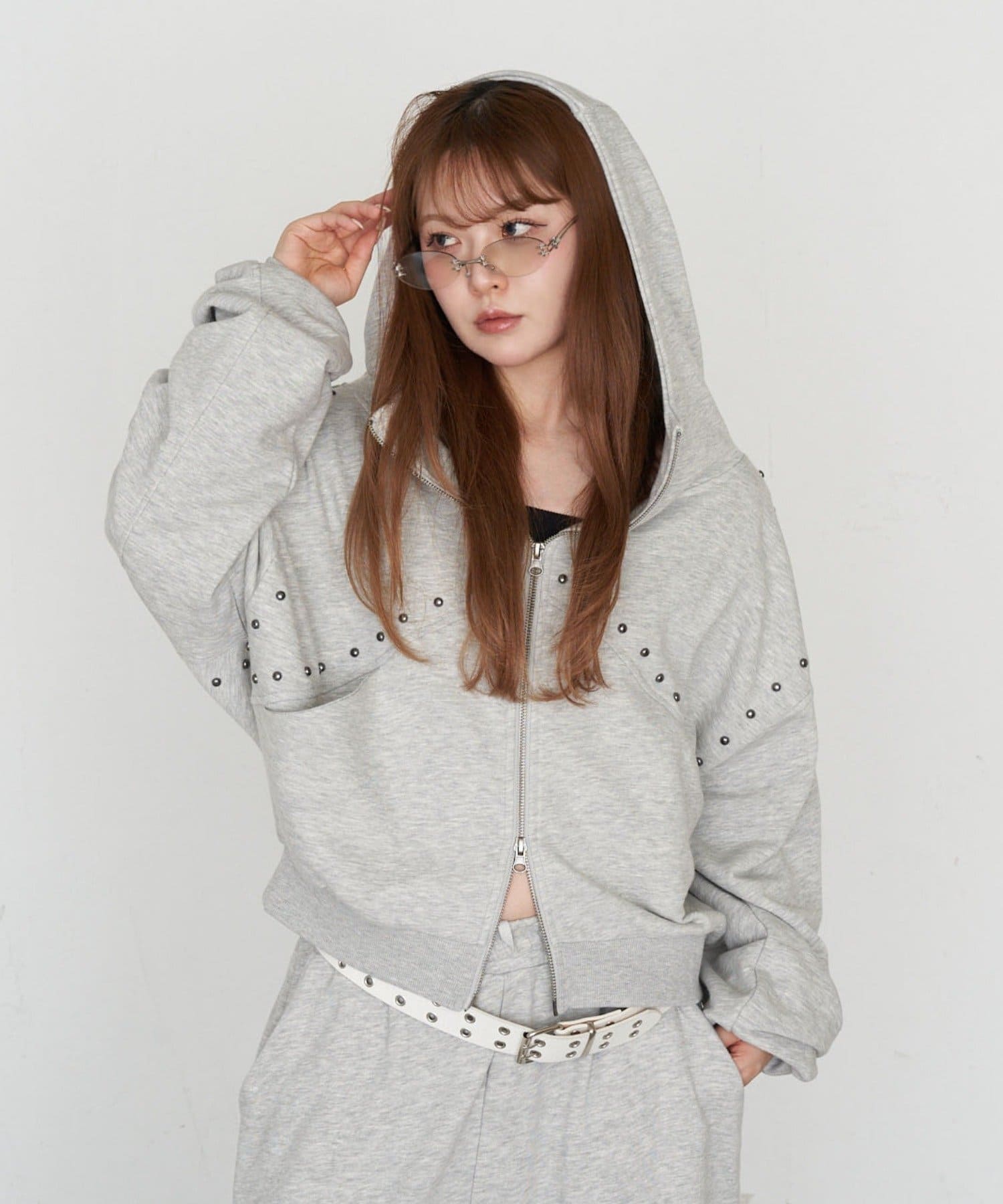 RAY CASSIN(レイカズン) 【セットアップで着られる】ピグメントスタッズドルマンスウェットパーカー