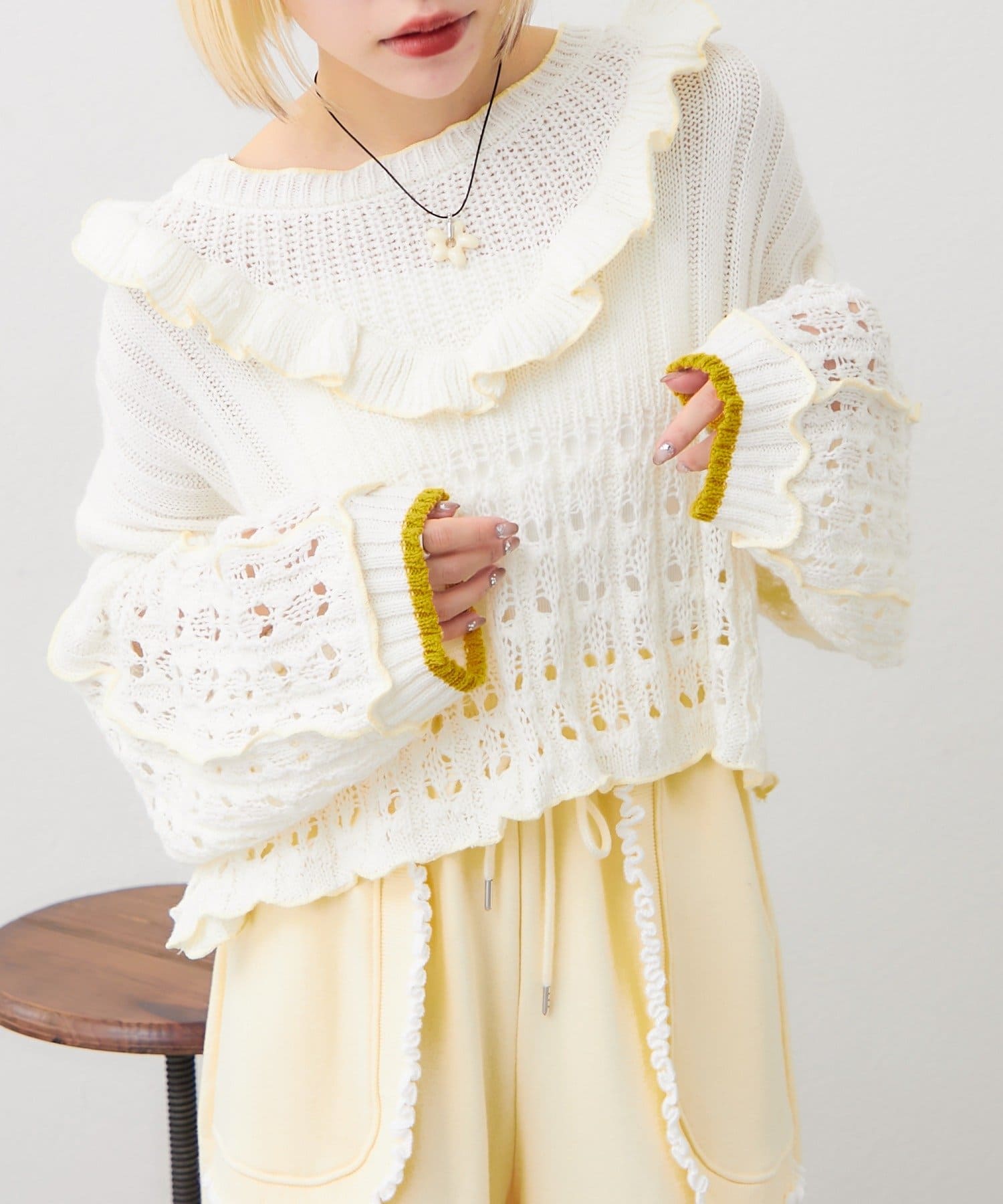 w closet(ダブルクローゼット) 透かし編みフリルニット