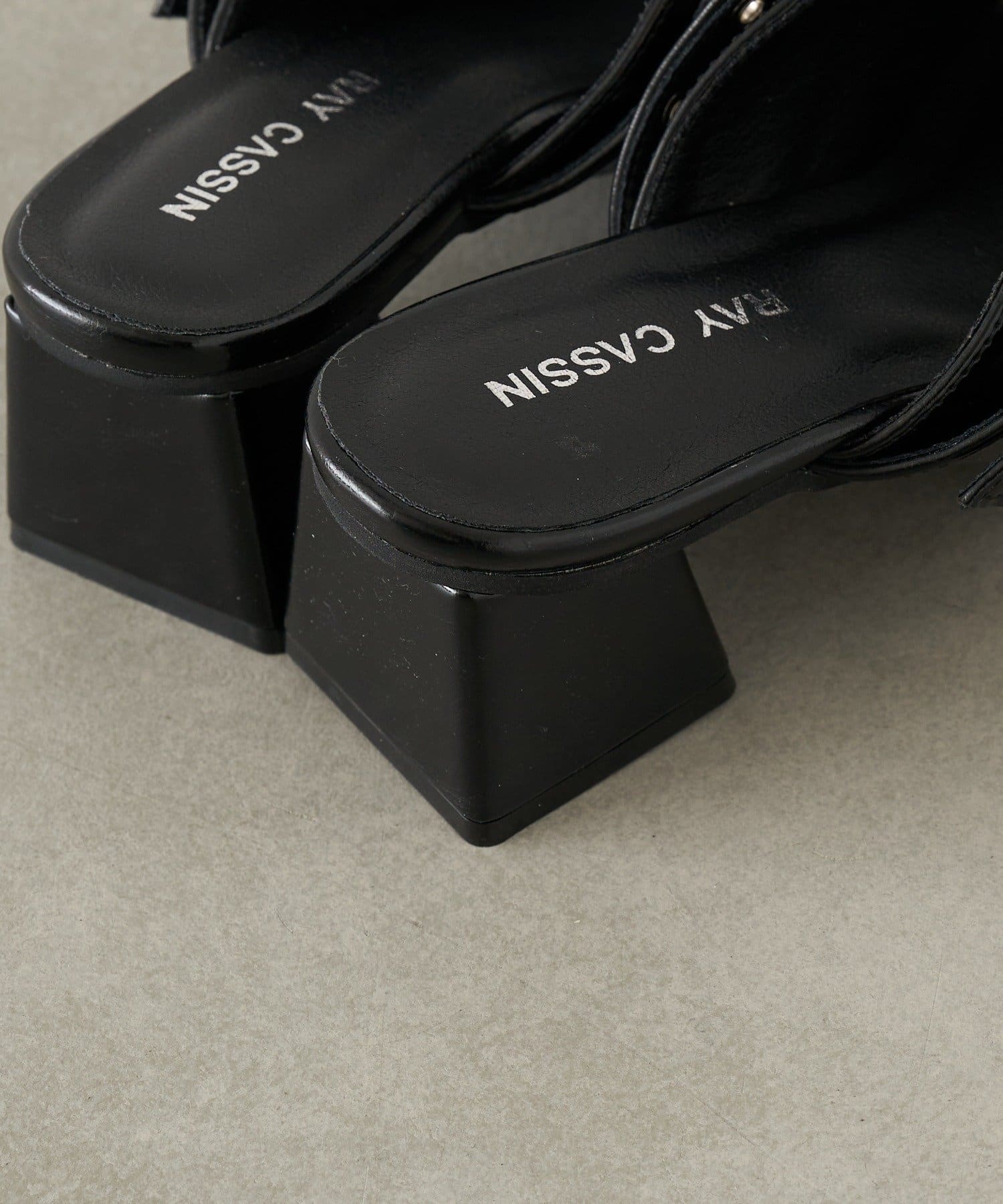 RAY CASSIN(レイカズン) アイレットミュール