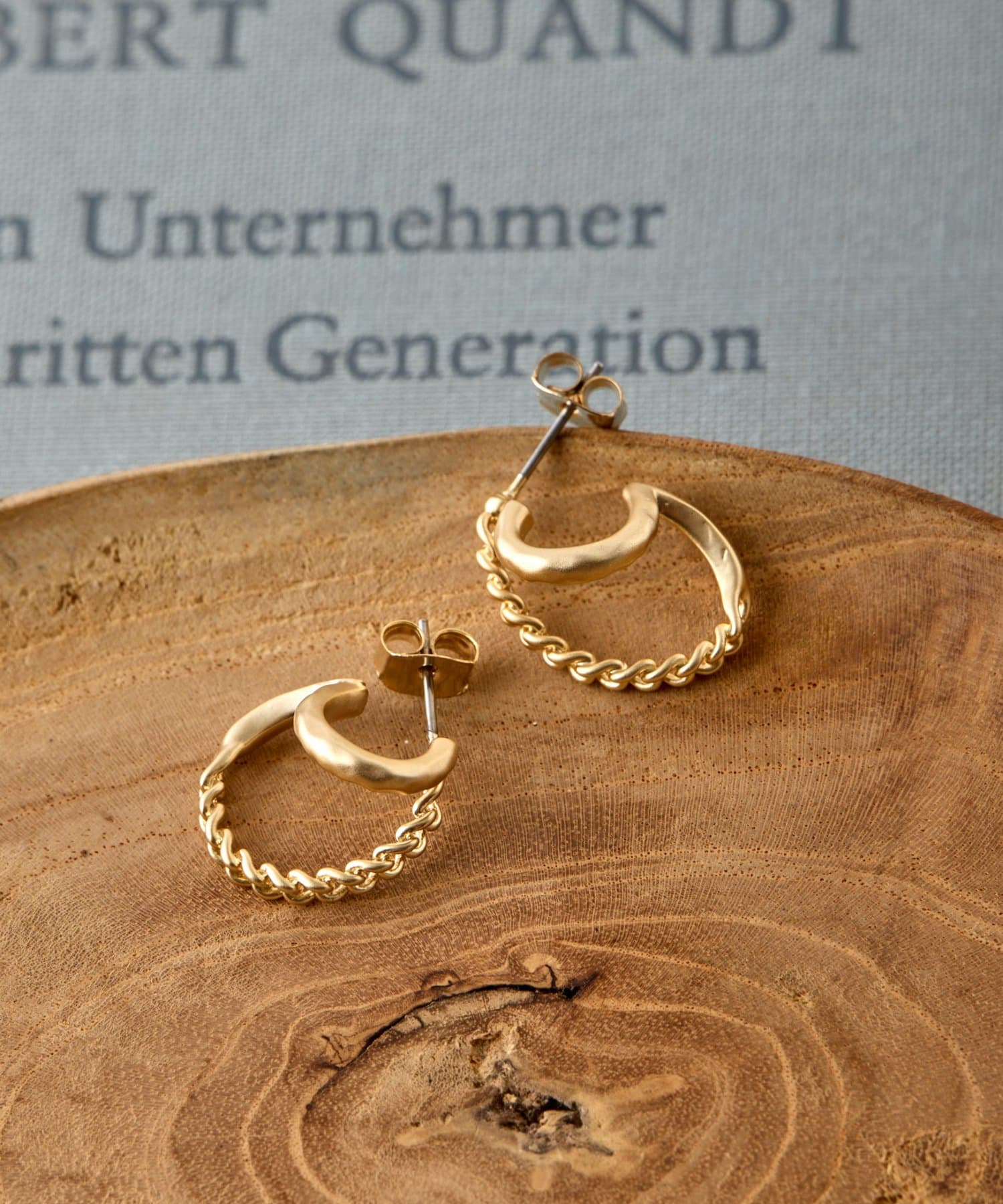 Jena　espace merveilleux(ジェナ　エスパスメルヴェイユ) マットチェーンピアス