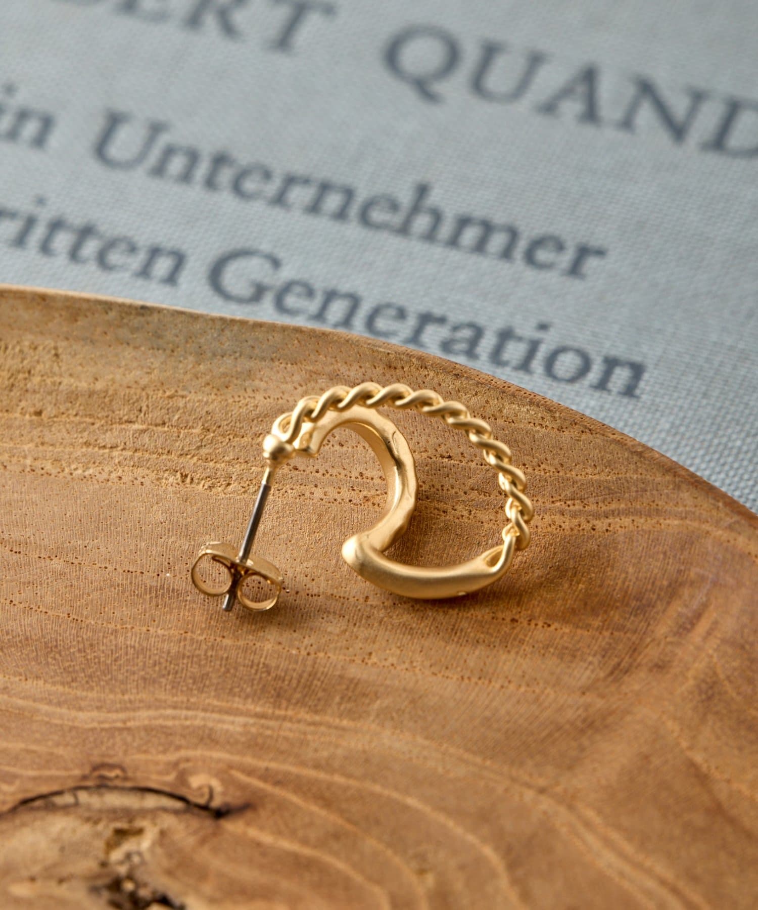 Jena　espace merveilleux(ジェナ　エスパスメルヴェイユ) マットチェーンピアス