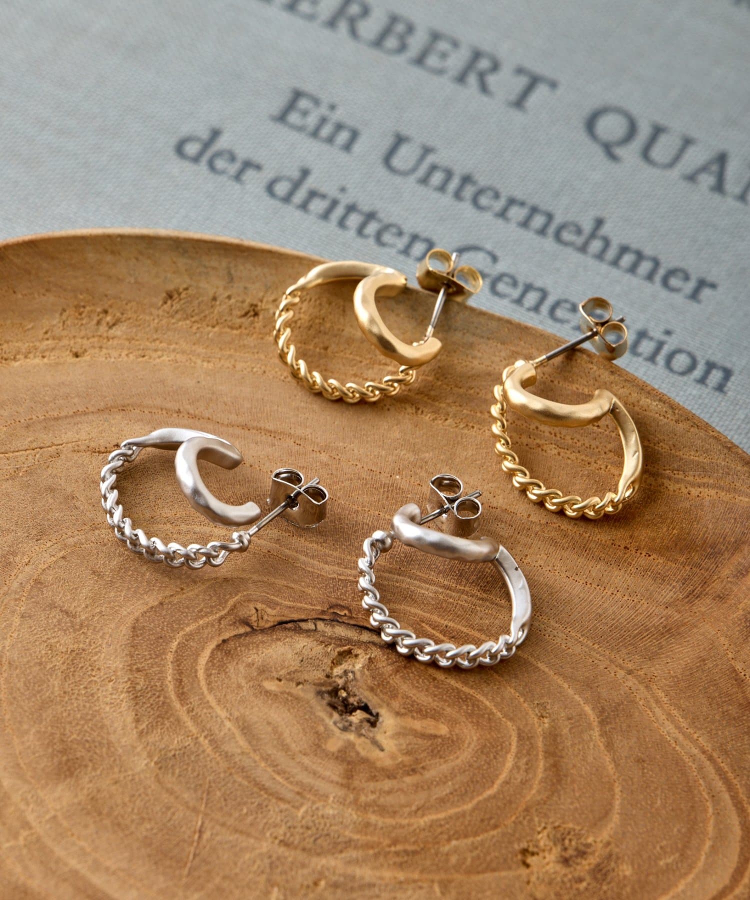 Jena　espace merveilleux(ジェナ　エスパスメルヴェイユ) マットチェーンピアス