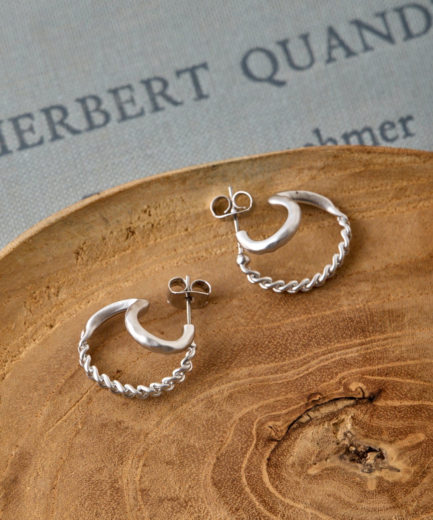 Jena　espace merveilleux(ジェナ　エスパスメルヴェイユ) マットチェーンピアス