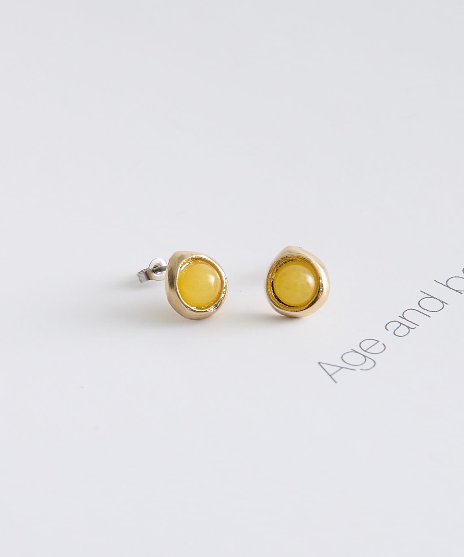 Jena　espace merveilleux(ジェナ　エスパスメルヴェイユ) ツブストーンピアス