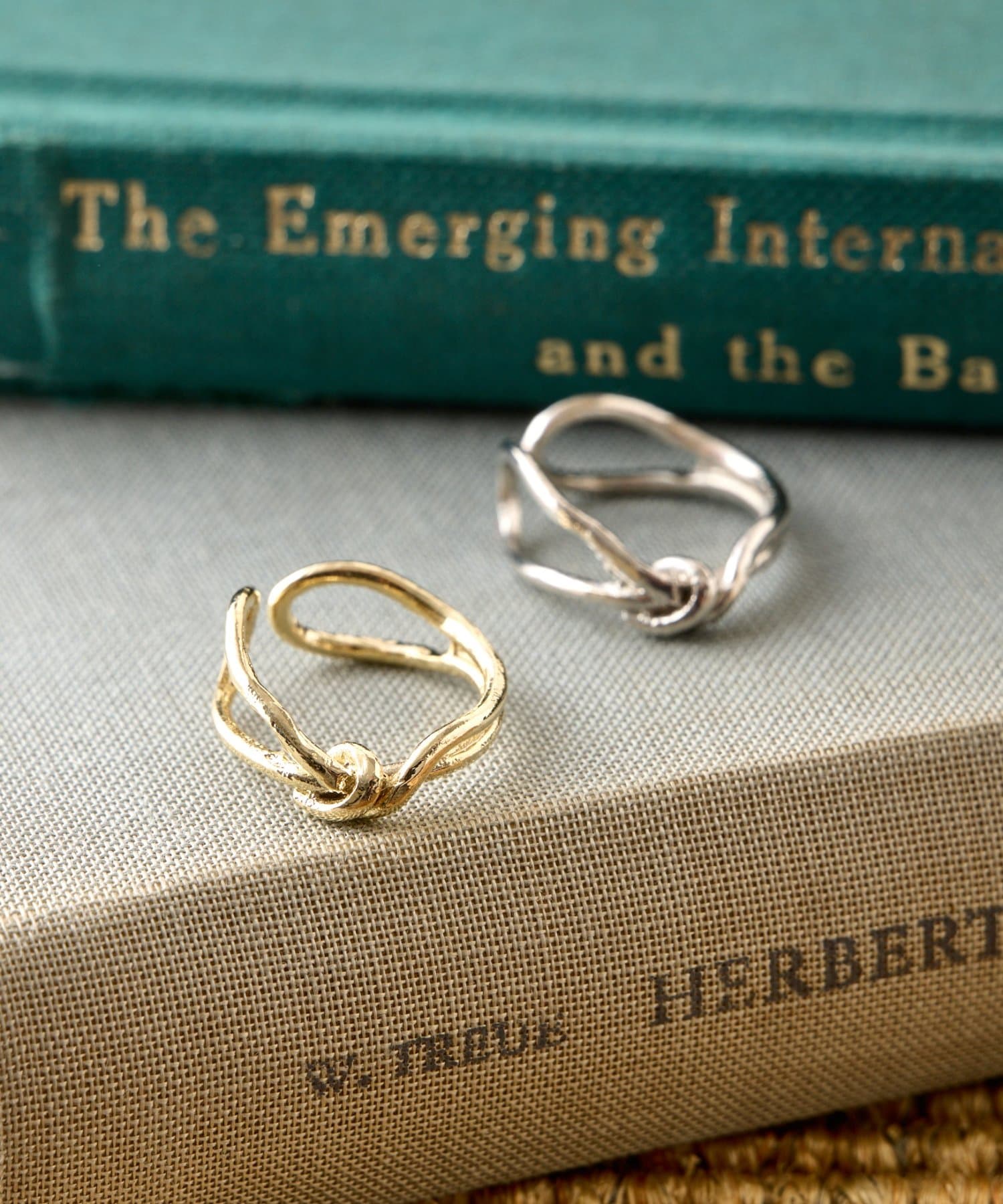 Jena　espace merveilleux(ジェナ　エスパスメルヴェイユ) ムスビニュアンスリング