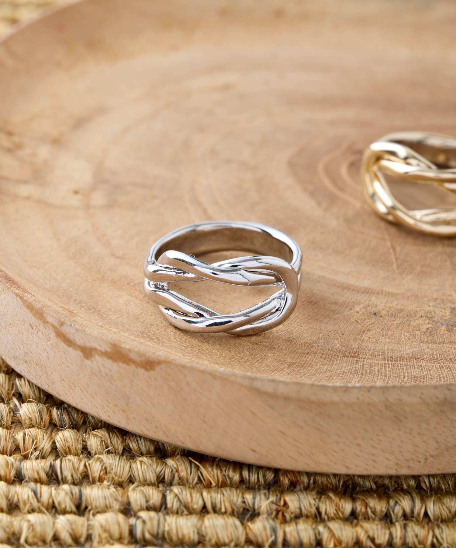 Jena　espace merveilleux(ジェナ　エスパスメルヴェイユ) ループラインリング