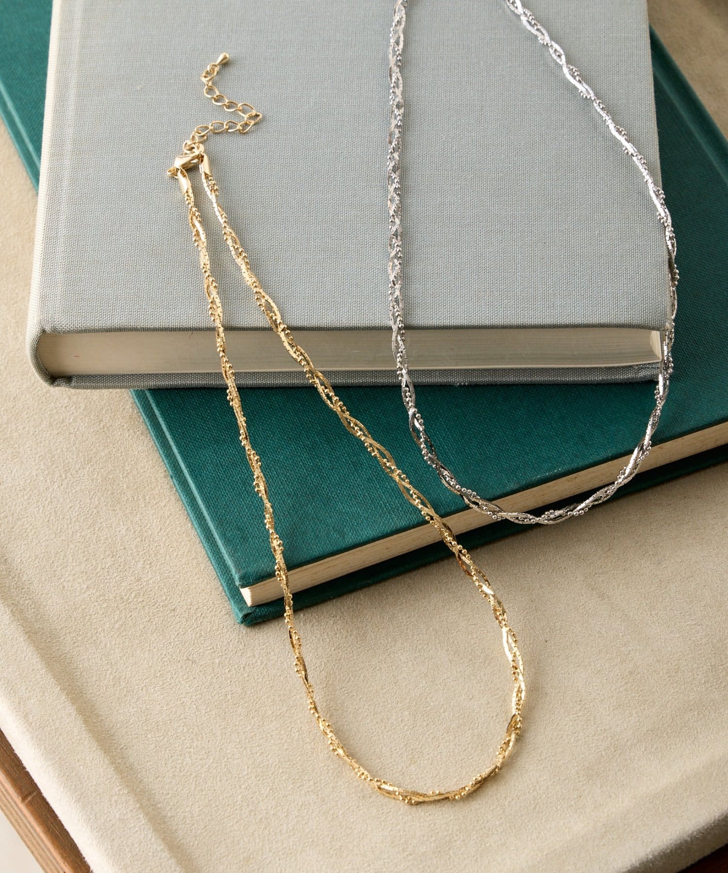 Jena　espace merveilleux(ジェナ　エスパスメルヴェイユ) ウェーブチェーンネックレス