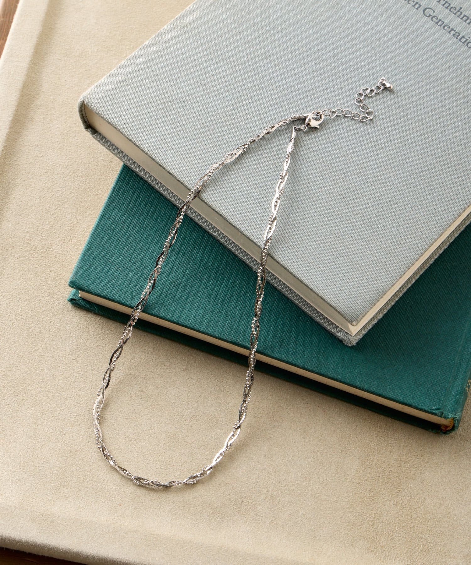 Jena　espace merveilleux(ジェナ　エスパスメルヴェイユ) ウェーブチェーンネックレス