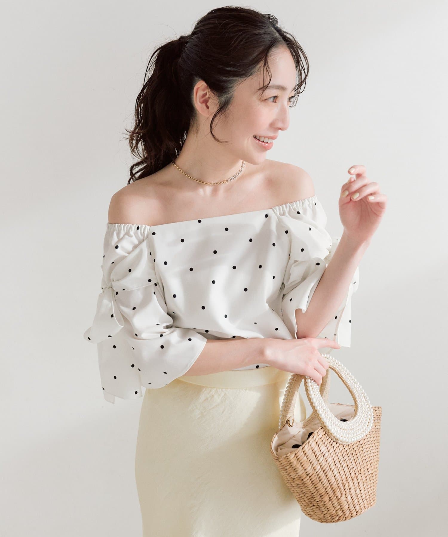 La boutique BonBon(ラブティックボンボン) 【KAZUMI監修カラーあり・最強モテブラウス】リボンフレアスリーブブラウス