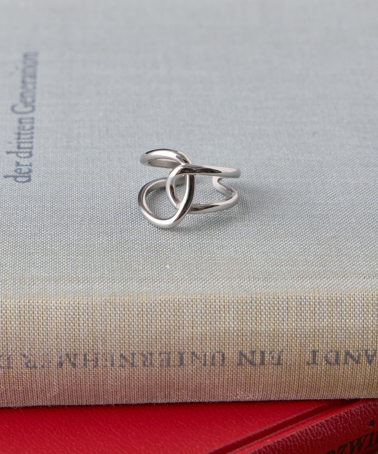 Jena　espace merveilleux(ジェナ　エスパスメルヴェイユ) 《さわ企画 》【WEB限定】ステンレス クロスリング