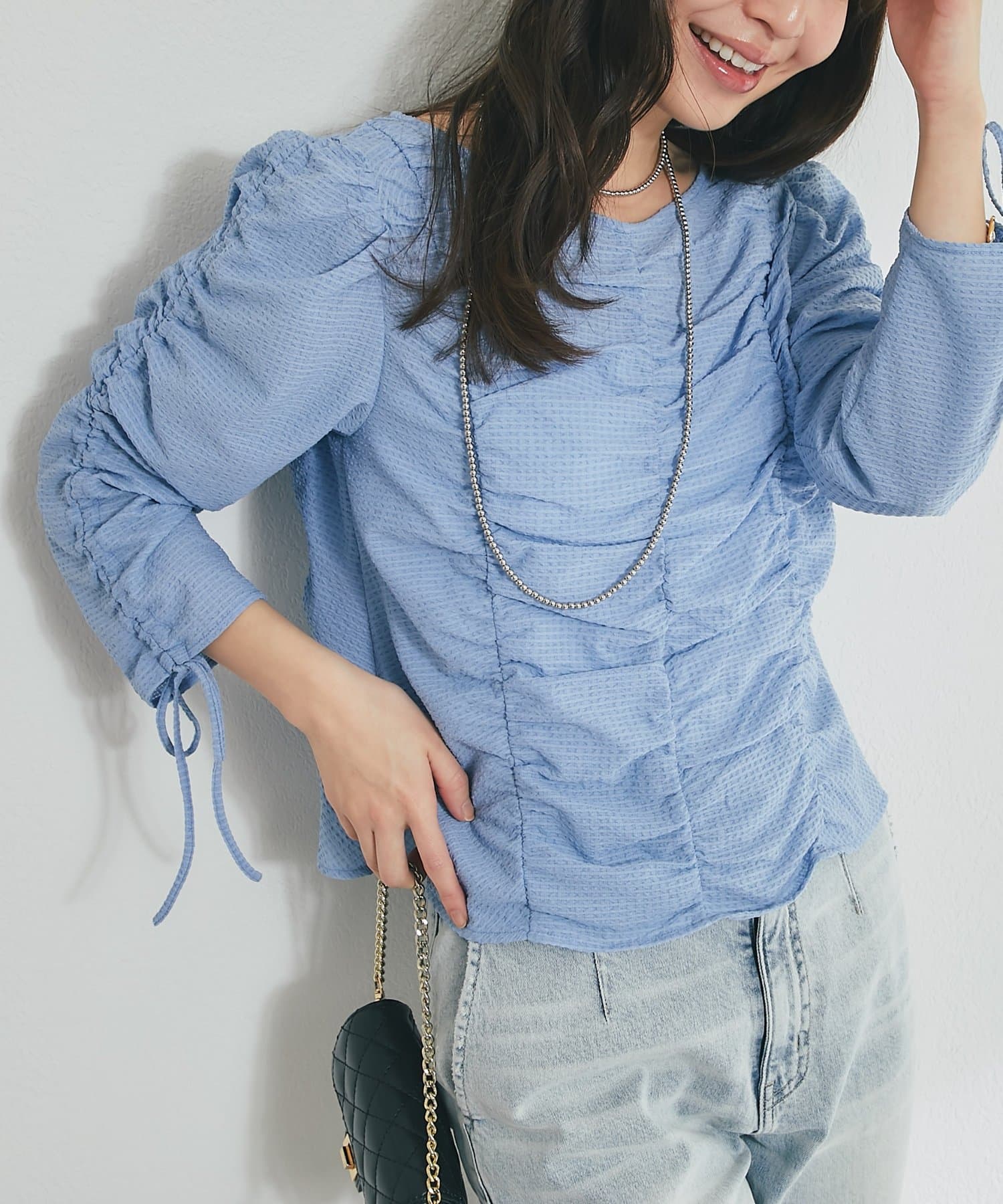 La boutique BonBon(ラブティックボンボン) 【盛れるブラウス】シャーリングギャザードロストスリーブブラウス