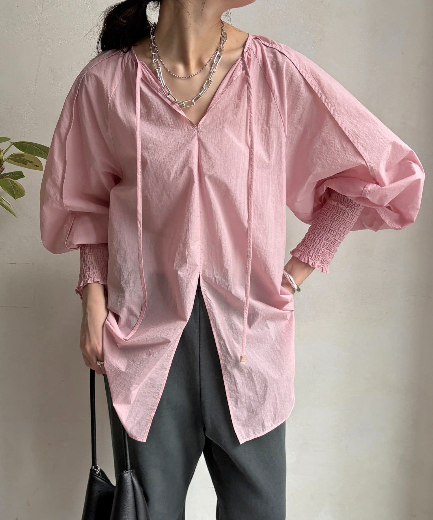 DOUDOU(ドゥドゥ) シャーリングカフチュニックブラウス