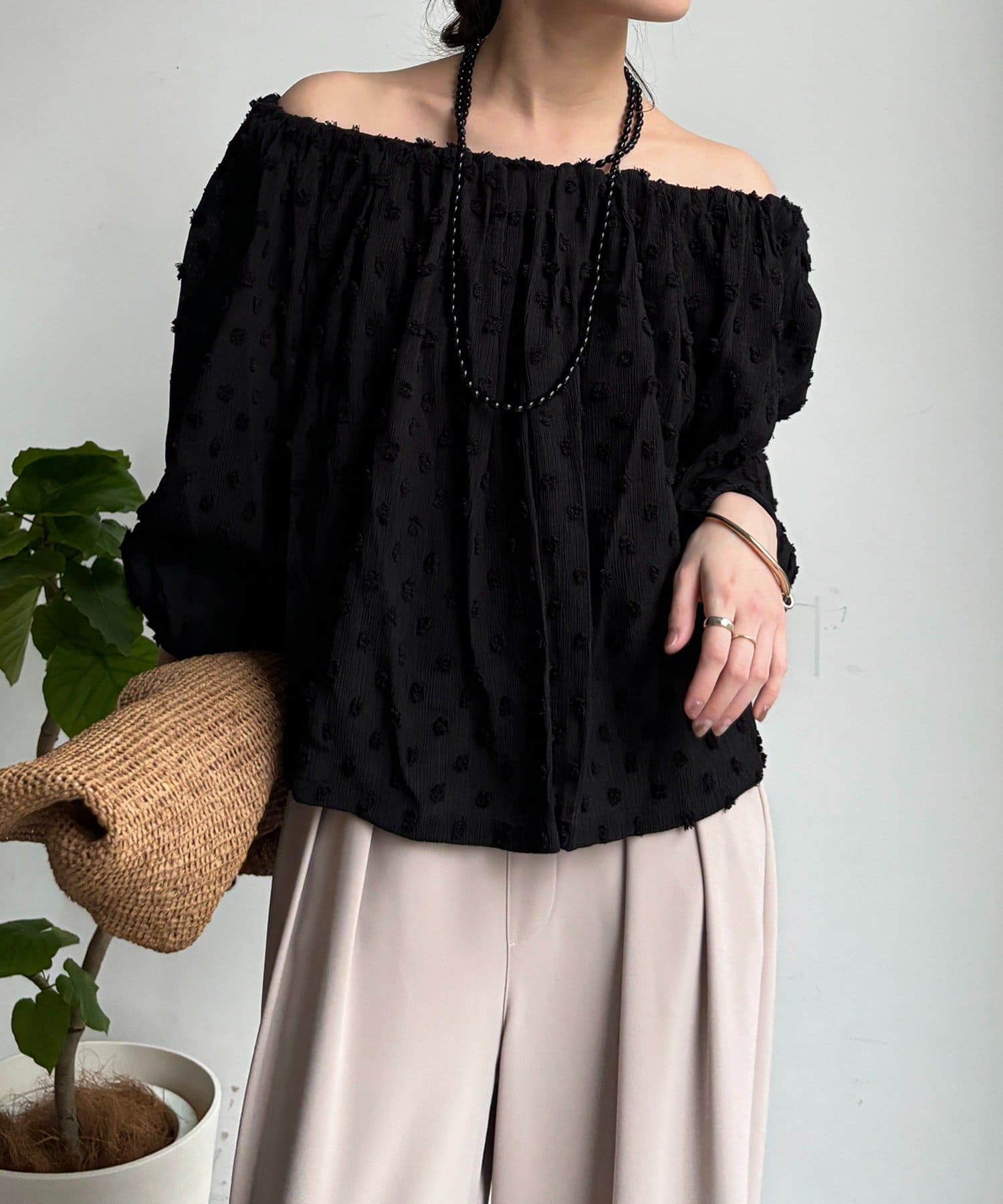 DOUDOU(ドゥドゥ) ドットジャガードオフショルブラウス