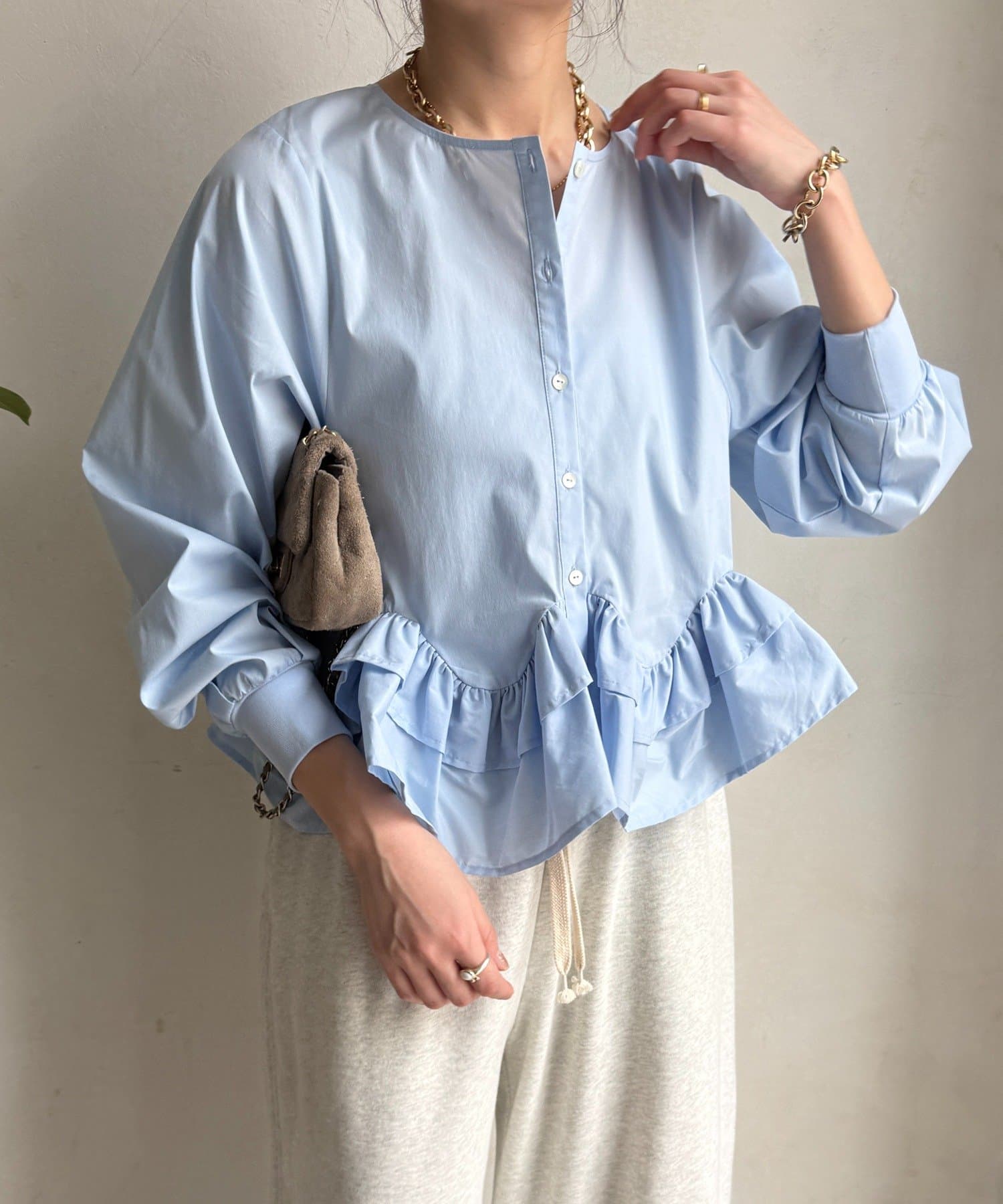 DOUDOU(ドゥドゥ) 袖リブペプラムフリルブラウス