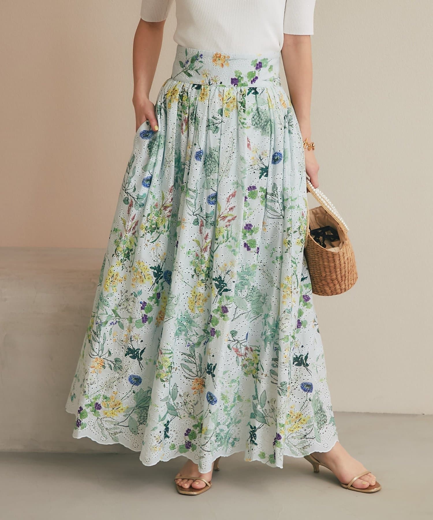 La boutique BonBon(ラブティックボンボン) 【着映えスカート】エンブロイダリーフラワープリントスカート