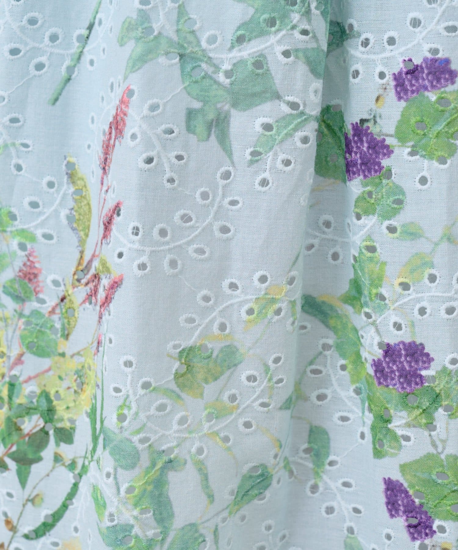 La boutique BonBon(ラブティックボンボン) 【お上品着映え】エンブロイダリーフラワープリントワンピース