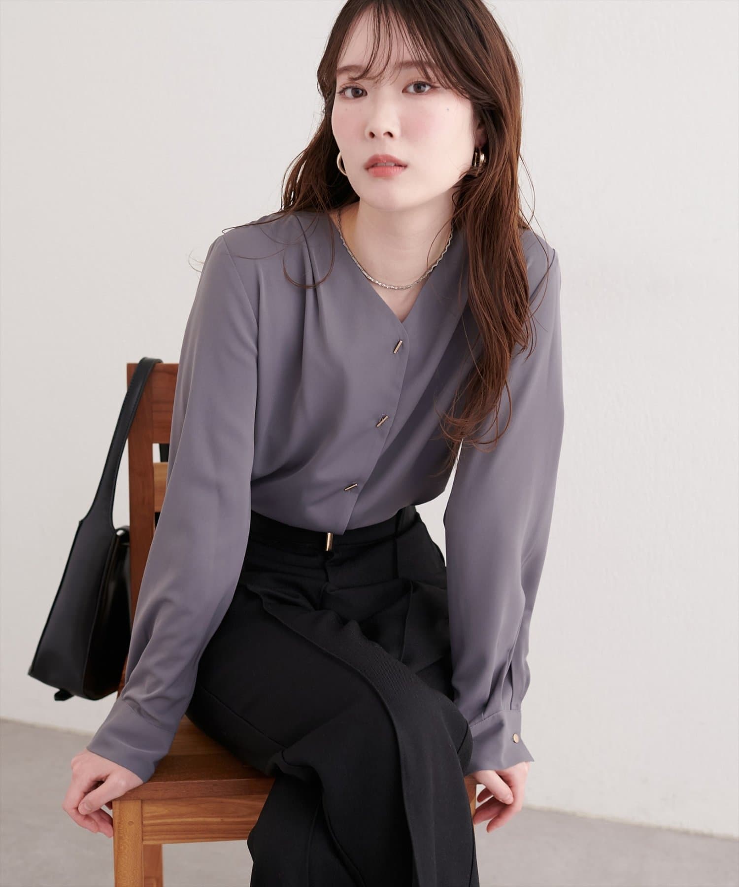 natural couture(ナチュラルクチュール) プチプラバー釦とろみブラウス