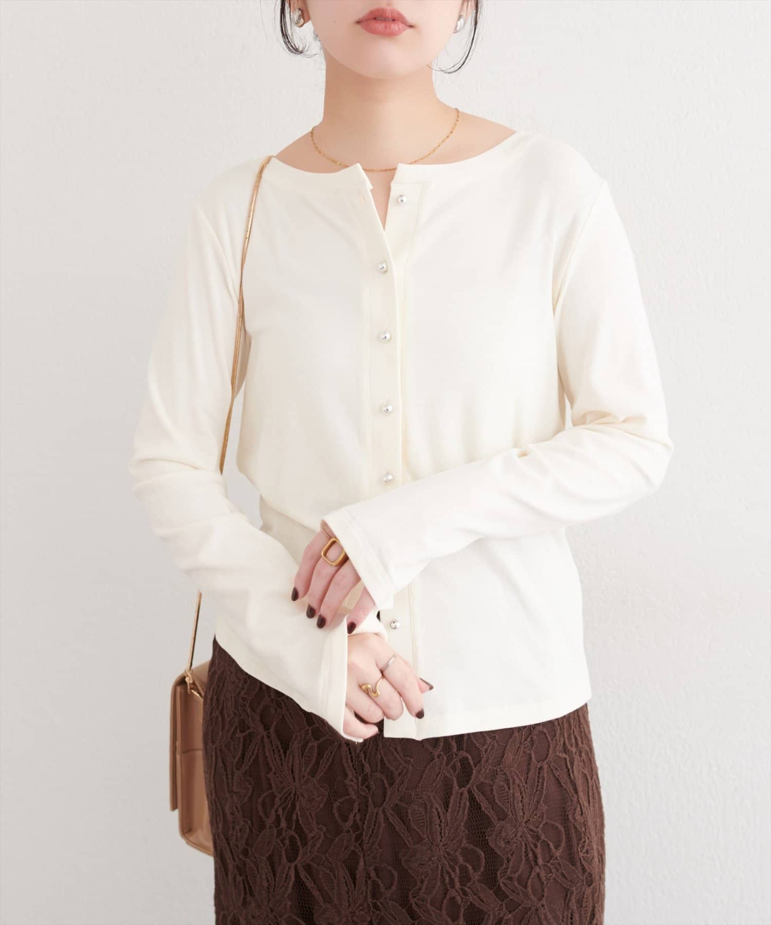 natural couture(ナチュラルクチュール) シルバー釦カットソーカーディガン