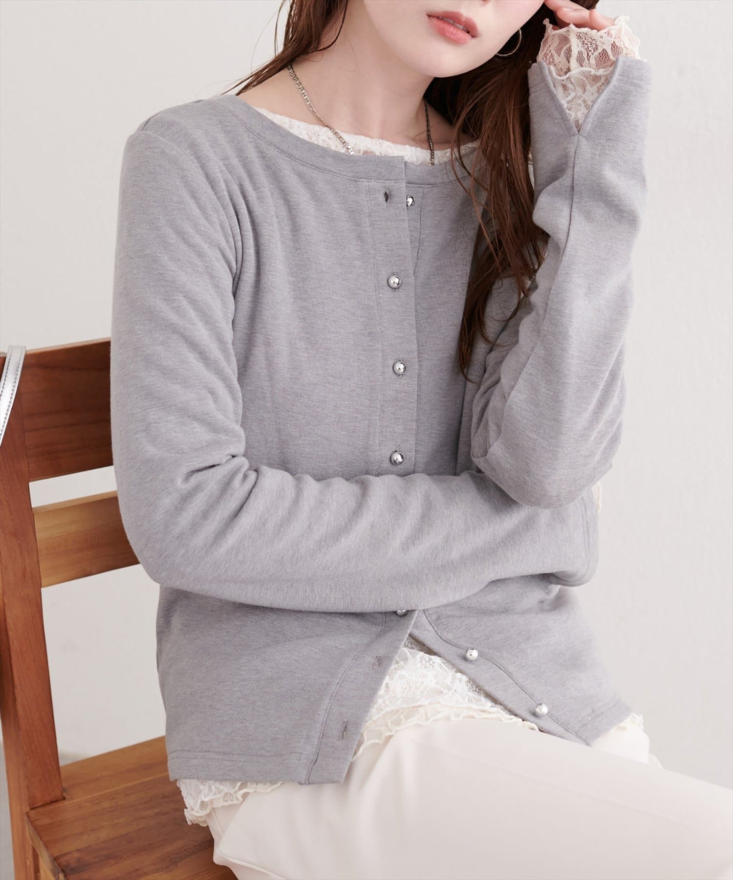 natural couture(ナチュラルクチュール) シルバー釦カットソーカーディガン