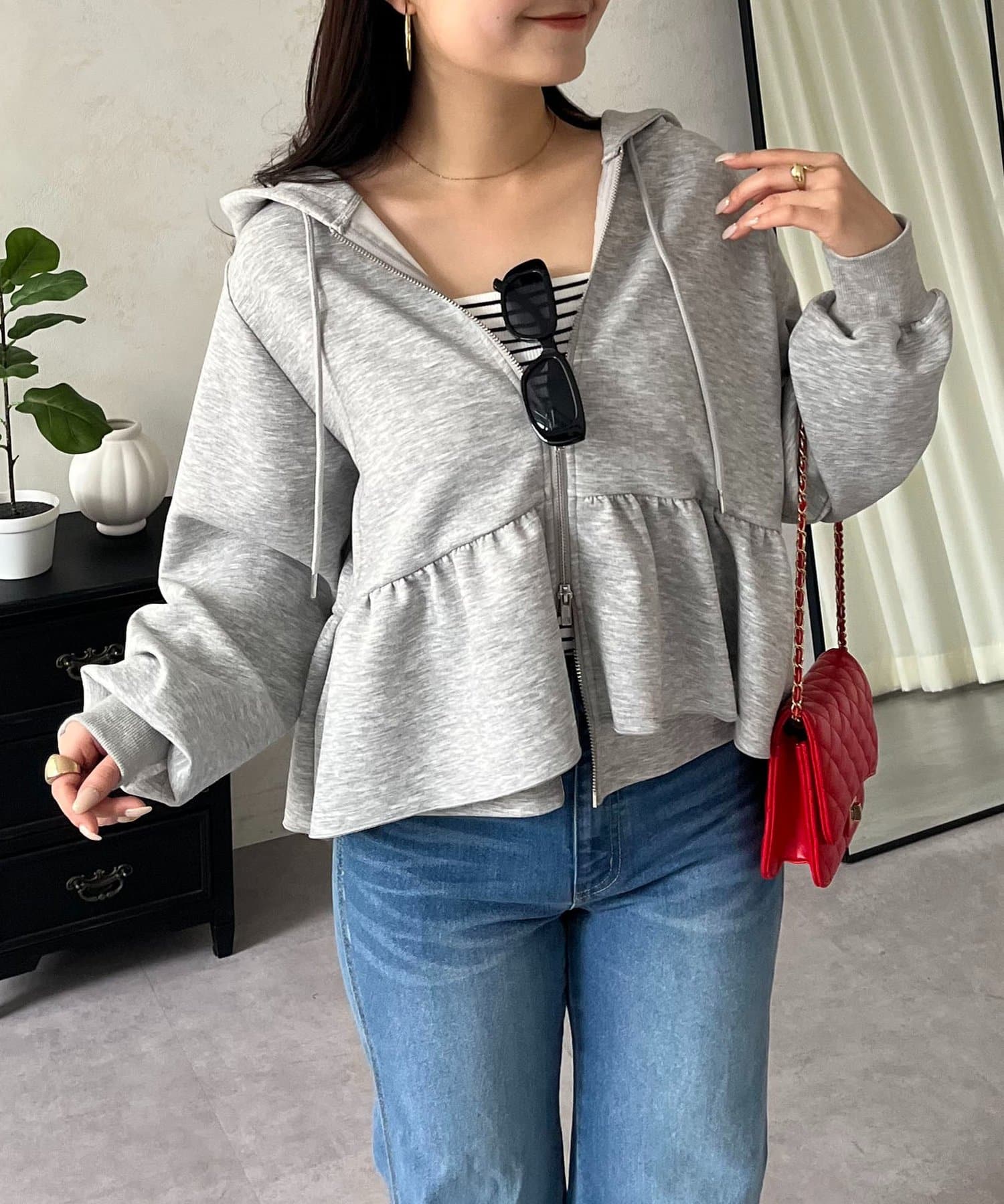 prose verse(プロズヴェール) ペプラムダブルジップパーカー