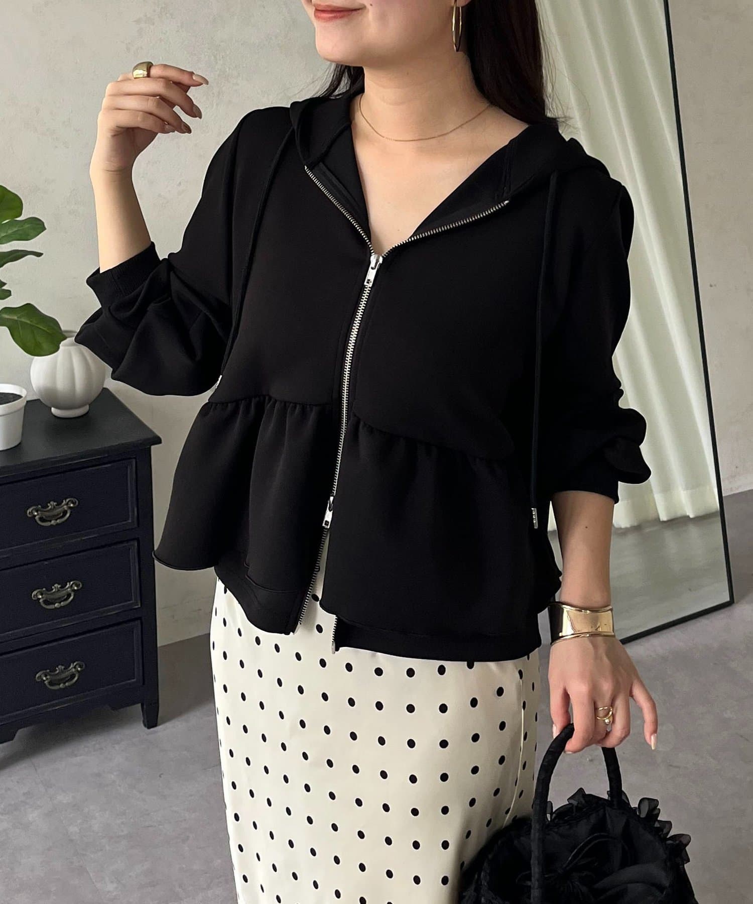 prose verse(プロズヴェール) ペプラムダブルジップパーカー