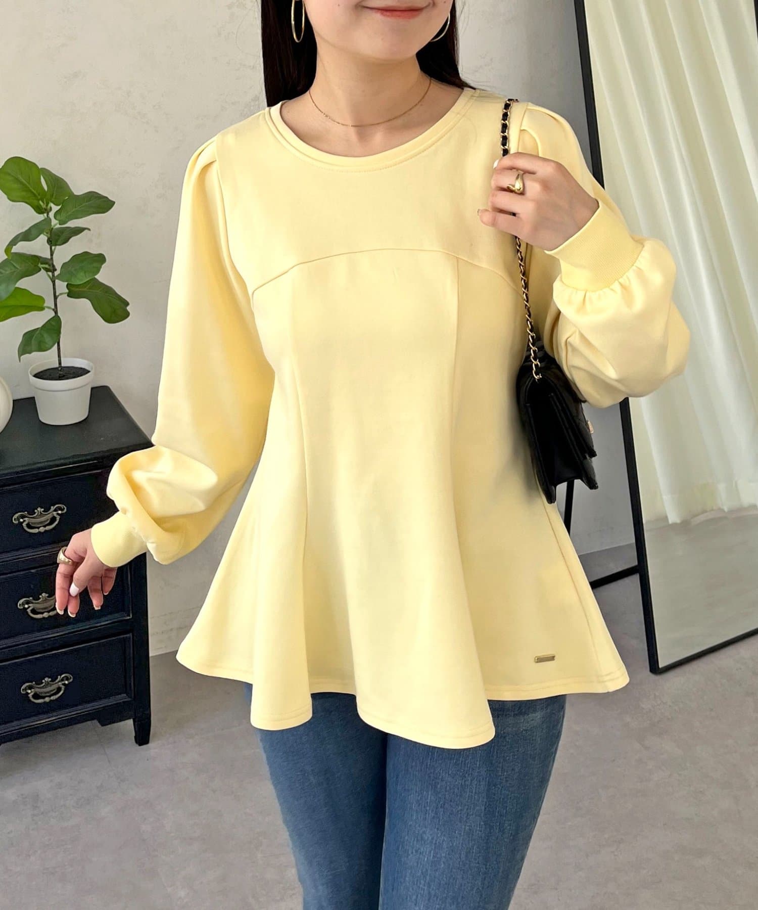 prose verse(プロズヴェール) パフスリーブ裾フレア切替トップス