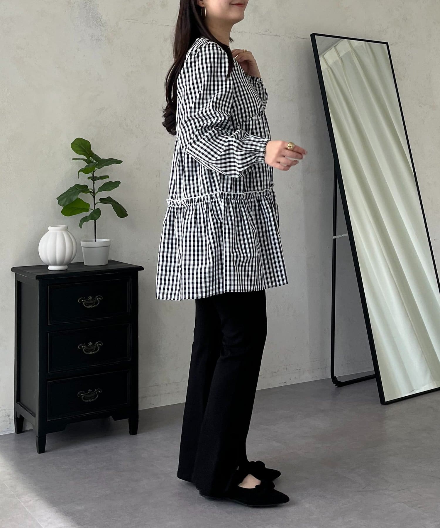 prose verse(プロズヴェール) ミドル丈裾フリルティアードブラウス