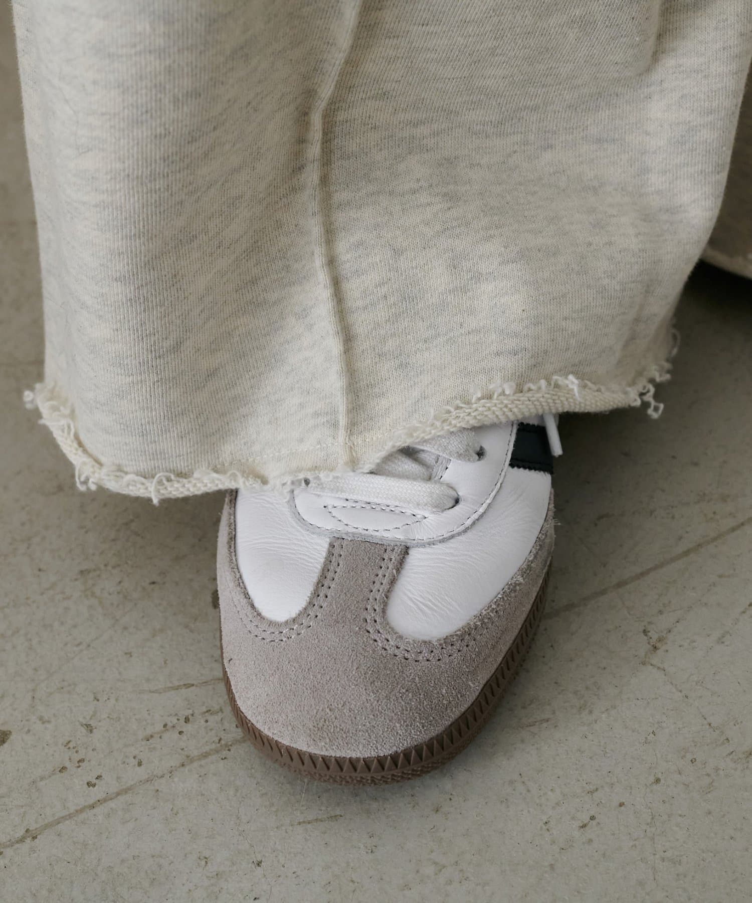 DISCOAT(ディスコート) 【WEB限定】裏毛センタープレスワイドパンツ