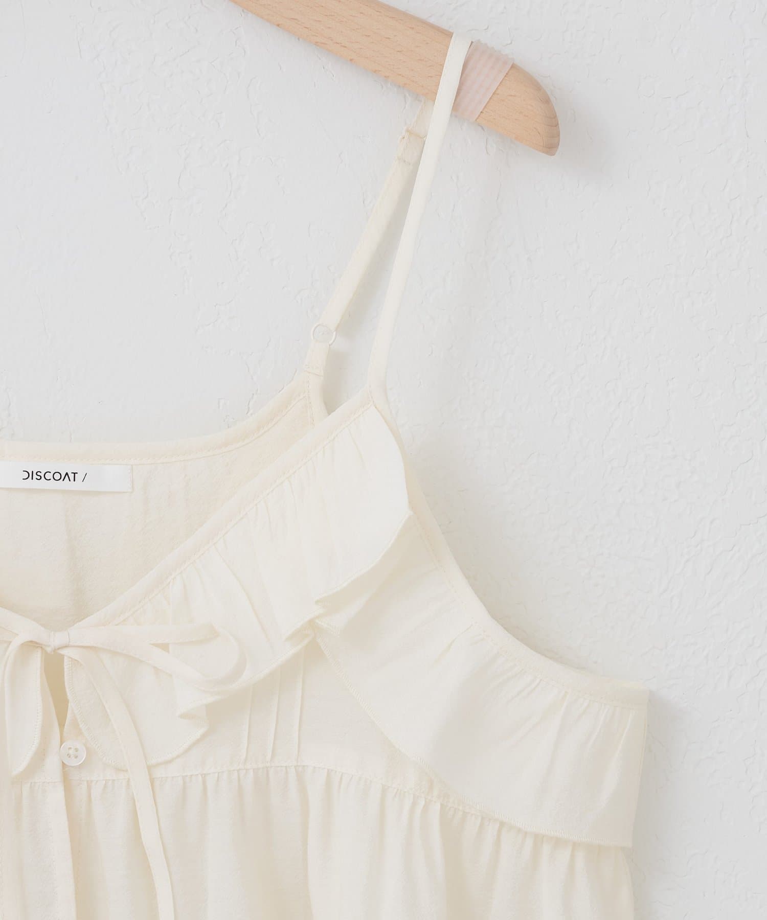 DISCOAT(ディスコート) 【WEB限定】前リボンフリルキャミチュニック