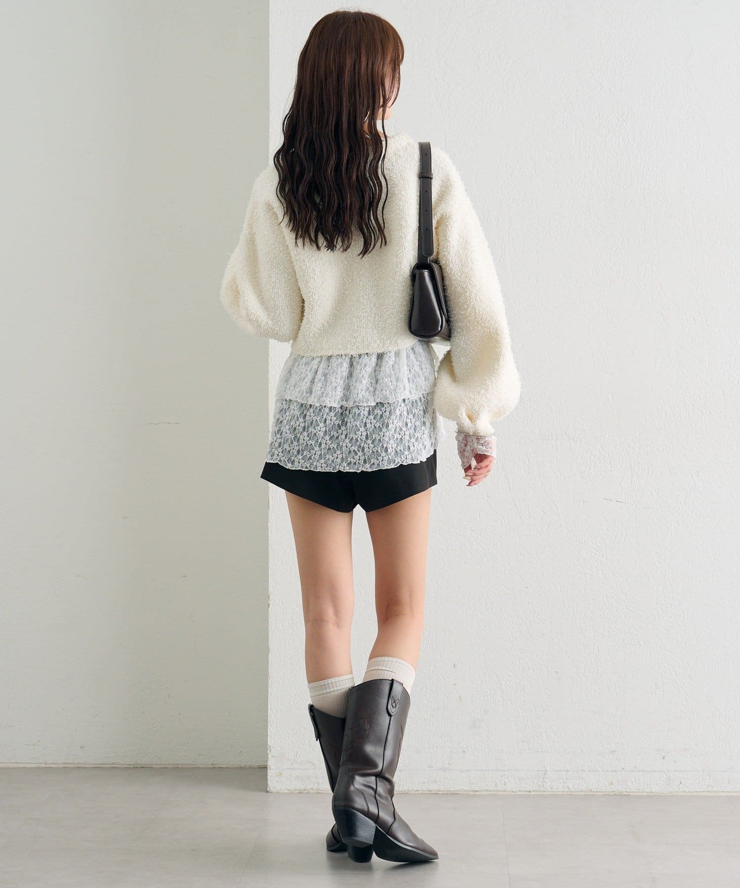 mystic(ミスティック) 【2025 BEST HIT ITEM】《IVO / レース / ラインストーン》ドットティアードプルオーバー