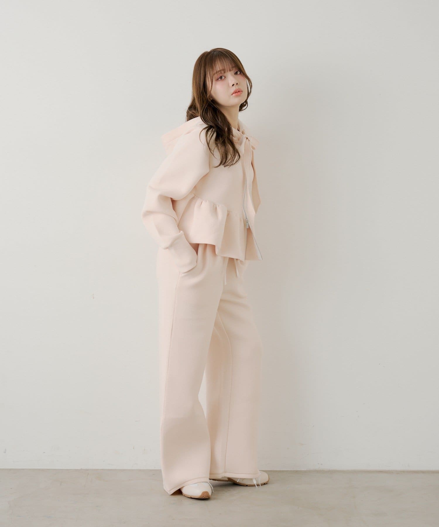 Chico(チコ) 【SALON by Chico/セットアップ対応】ダブルタックスウェットストレートパンツ