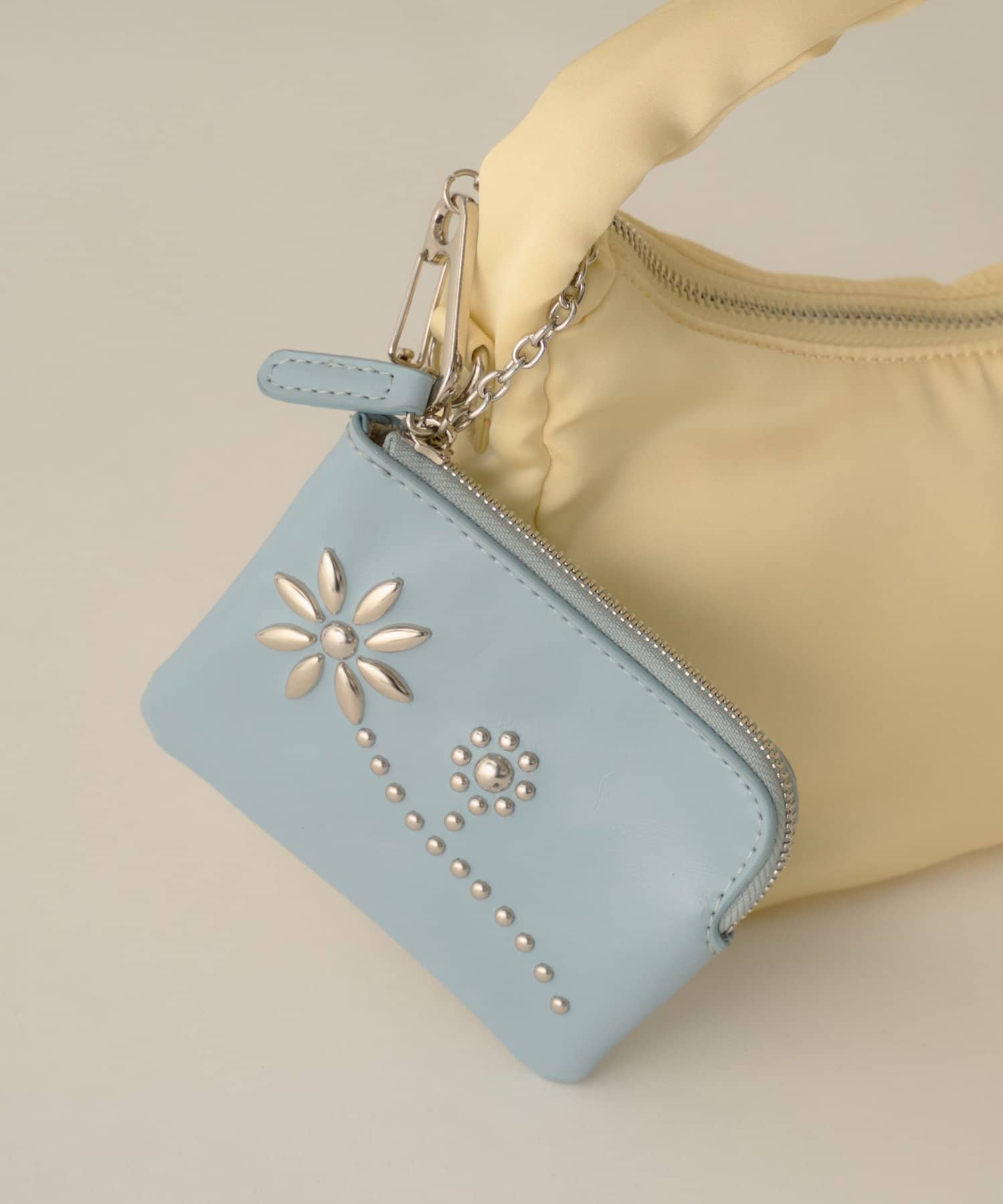 Kastane(カスタネ) 【Kolors like you/4.2(木)12:00発売】スタッズフラワーポーチチャーム