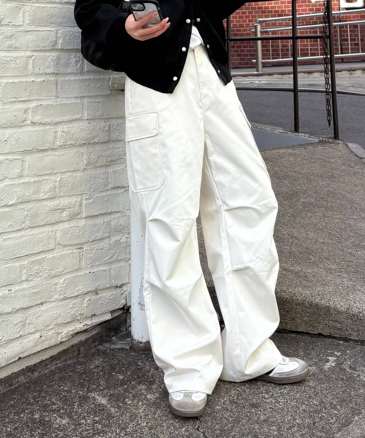 COLONY 2139(コロニー トゥーワンスリーナイン) タックカーゴパンツ