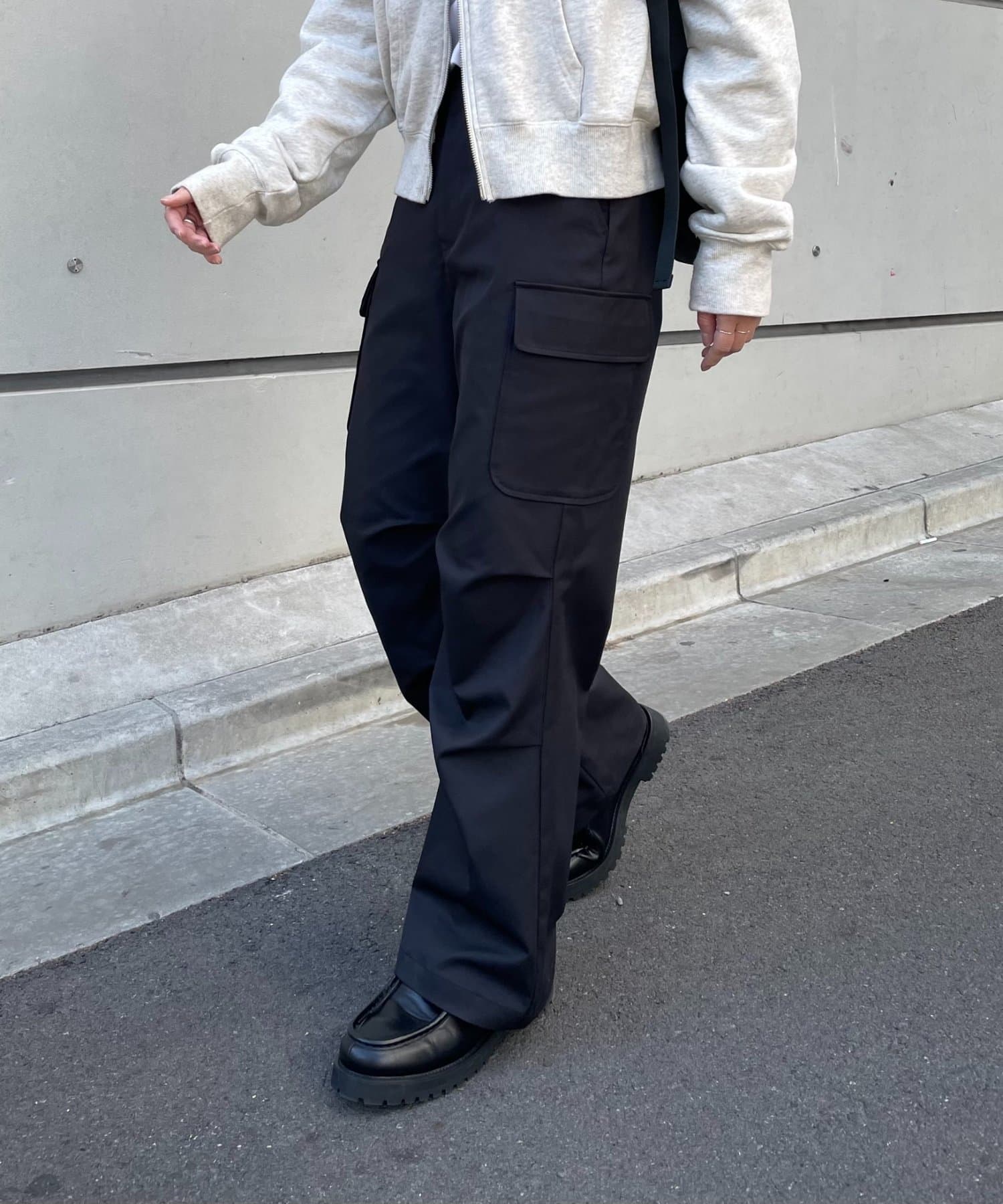 COLONY 2139(コロニー トゥーワンスリーナイン) タックカーゴパンツ